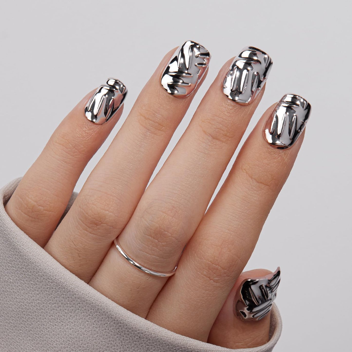 VSALON Short Square Press on Nails - Silver Metallic Chrome 3D Sculpting Fake Nails Kit, Reusable Opaque Punk Glue on Nails, Cuticle Oil - 32 PCS Stick on Nails in 16 Sizes