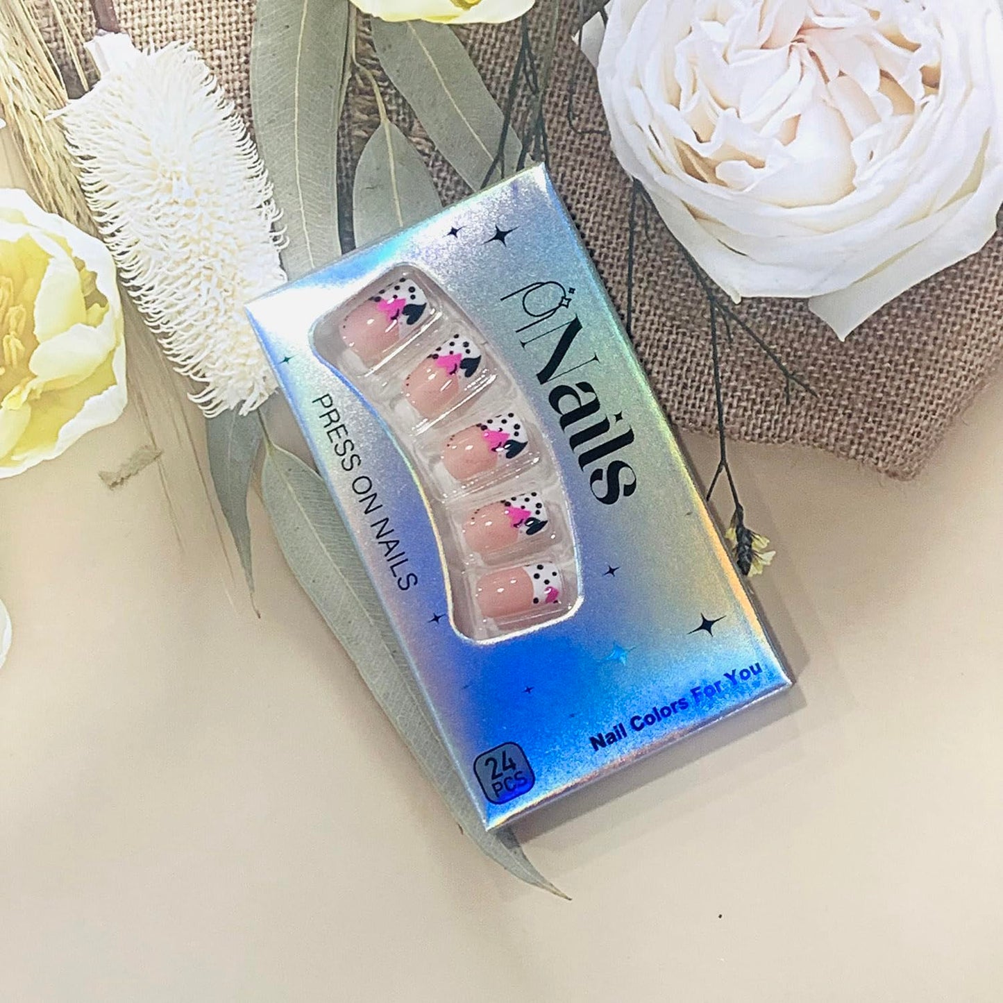 FIEONCIY Press on Nails Short Square Glossy Full Cover Acrylic Short Square False Nails with Heart Designs Artificial Square Fake Nails Glue ons Fingernails for Women Girls(YS526)