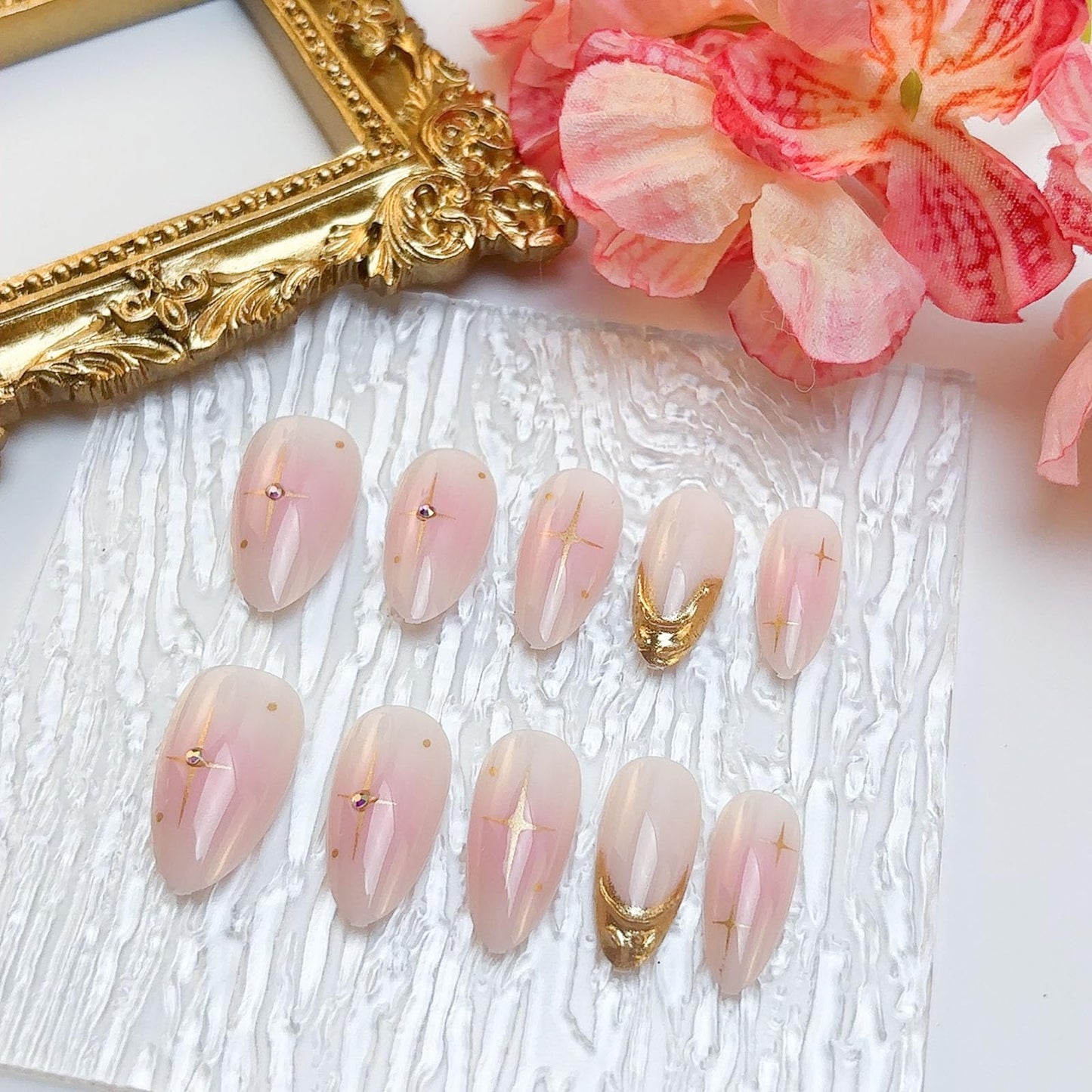 LBPEPAMZ 24Pcs Pink Press on Nails Short Almond Fake Nails with 3D Rhinestones Design Embossed Gold French Tip Acrylic False Nails Ombre Full Cover Glossy Glue on Nails for Women Daily Manicure Decor