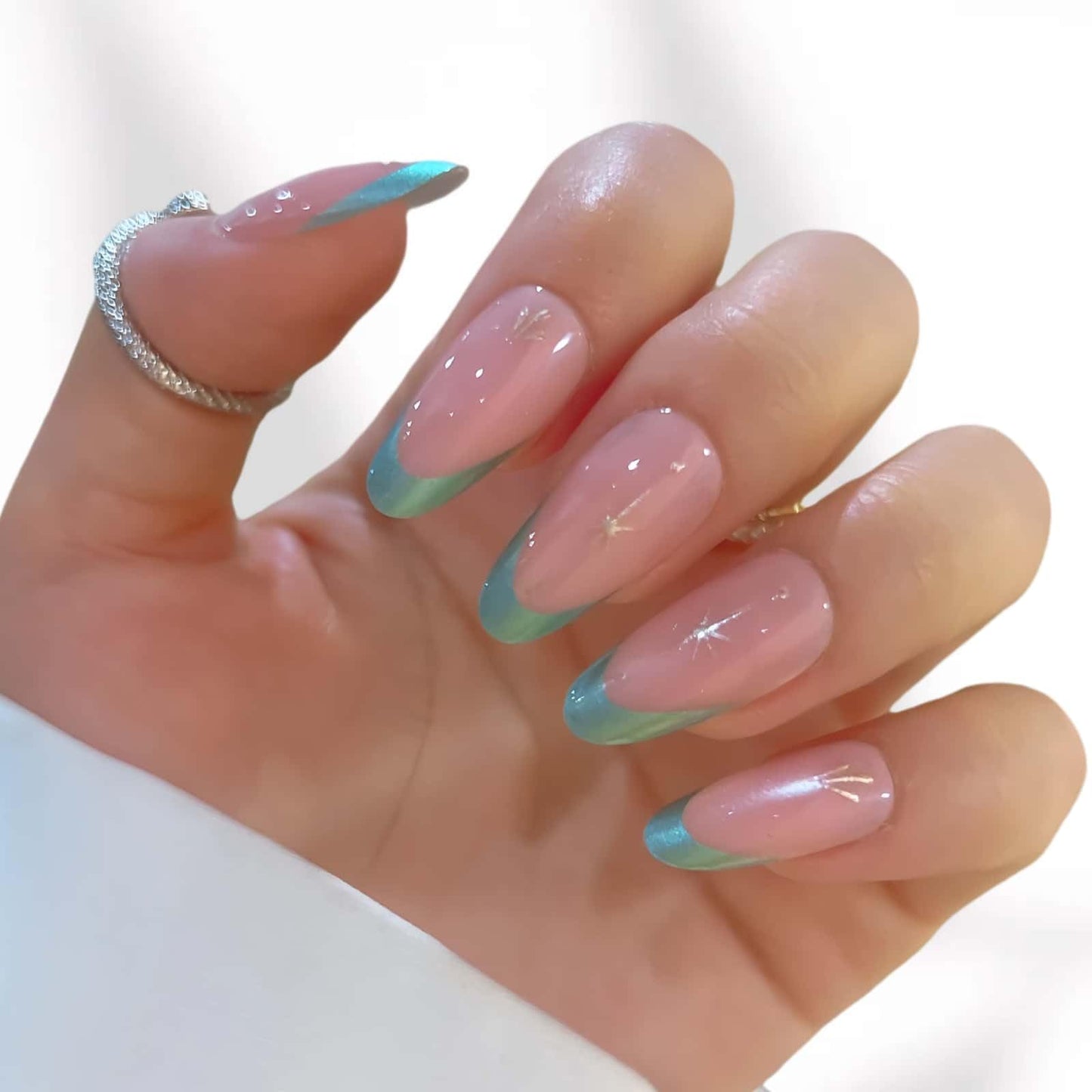 Green French Tip Press on Nails Short Almond Fake Nails Cat Eye with Gold Stars Designs Nude Glossy Artificial Glue on Nails Full Cover Acrylic Stick on Nails for Women 30 Pcs