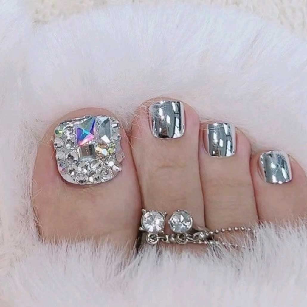 Foccna Glitter Silver Fake toenails,Press on Nails,Fake Nails,Luxury False Toenails Acrylic Foot False Nails Rhinestone Press on Toenails for Women and Girls, 24pcs