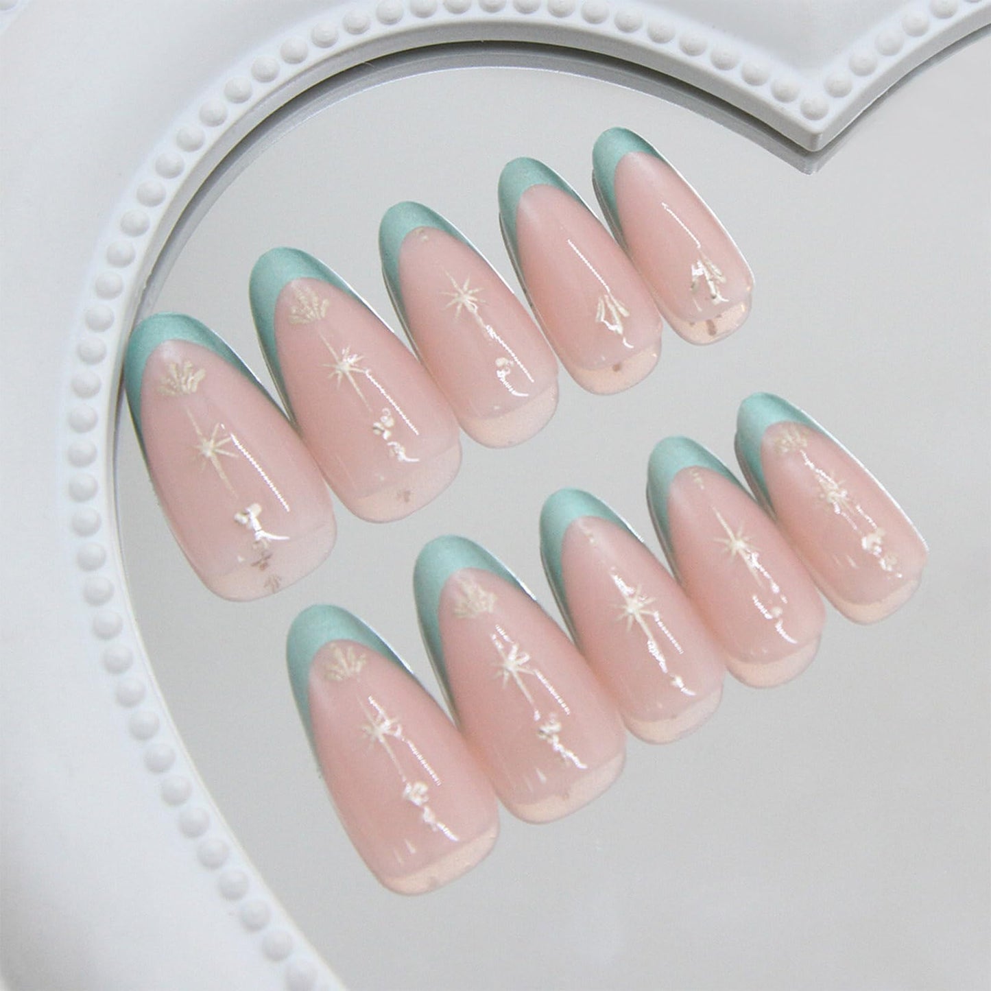 Green French Tip Press on Nails Short Almond Fake Nails Cat Eye with Gold Stars Designs Nude Glossy Artificial Glue on Nails Full Cover Acrylic Stick on Nails for Women 30 Pcs
