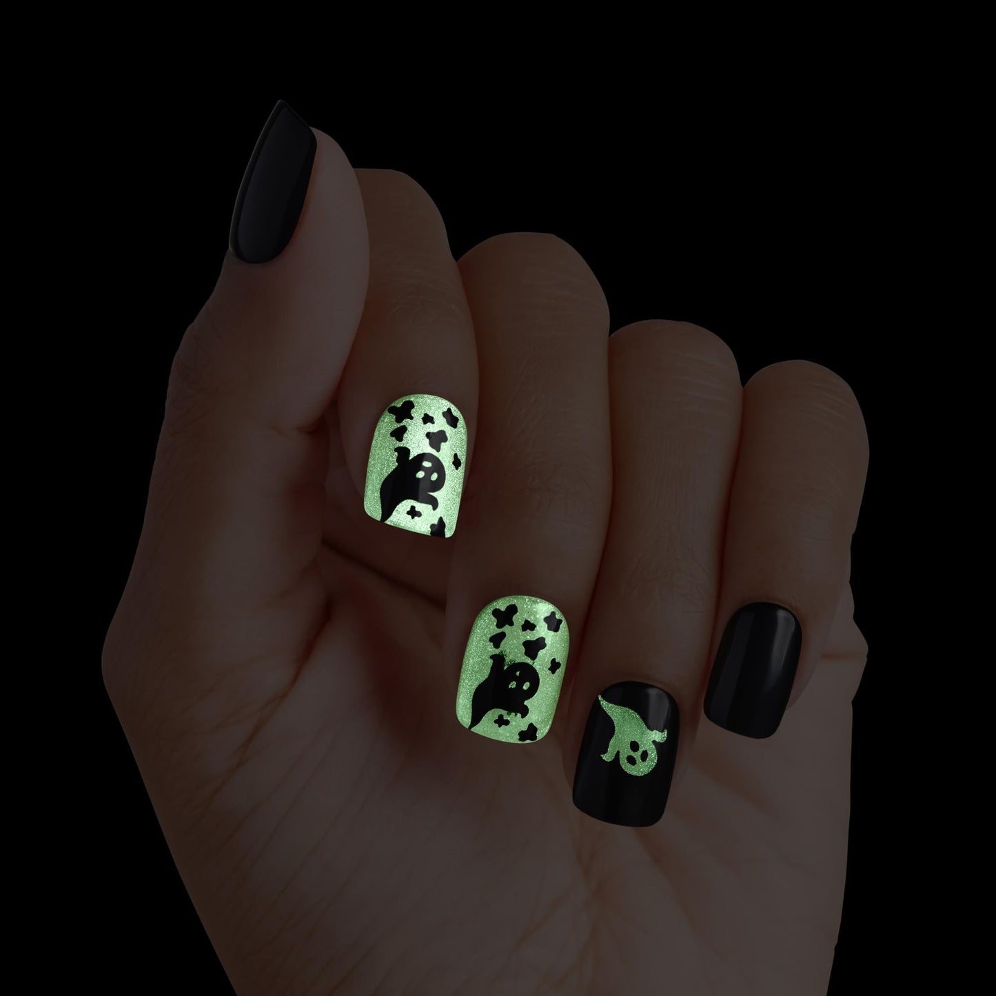 KISS imPRESS Halloween Press On Nails, ‘Coming Near’, Black, Short Squoval, Magnetic Powder Effect, No Glue, Glow-In-The-Dark, Includes Prep Pad, Mini Nail File, Manicure Stick & 30 Fake Nails