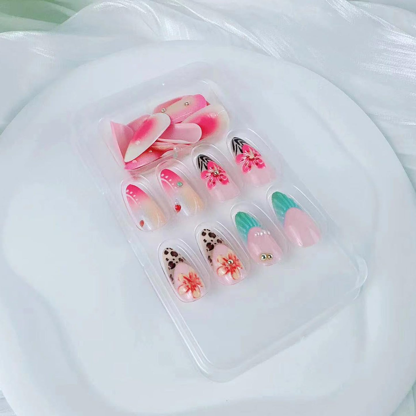 24pcs Handmade Press on Nails Summer Pink Flower Fake Nails French Tip Rhinestones Design Hawaii False Nails beach Short Stick on Nails Full Cover Artificial Glue on Nails for Women Summer Kit