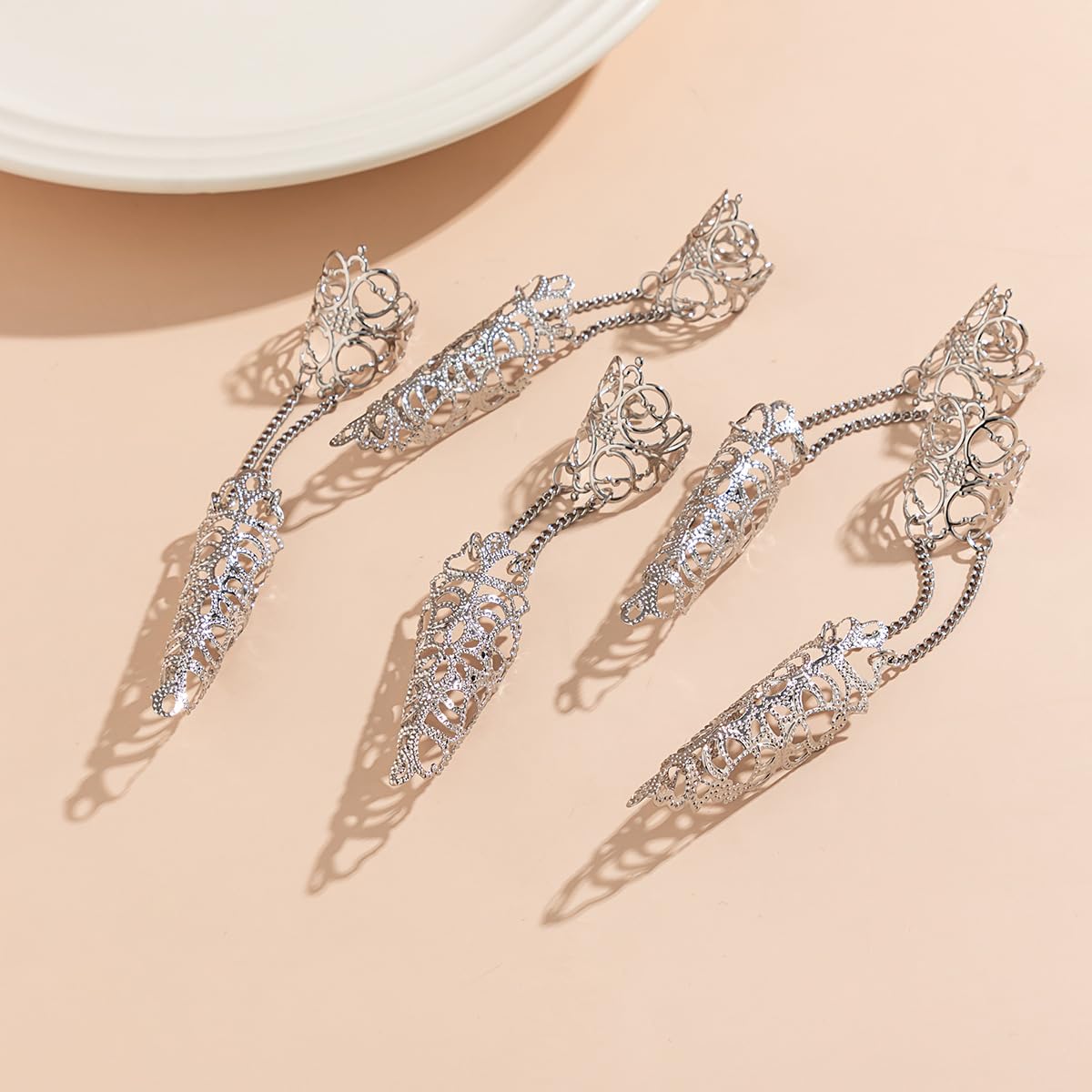 MOEEIJEW Gothic Nails Bracelets for Women Men Punk Fingera Hand Chain Cosplay Finger Rings Claw Bracelets Costume Jewelry (Silver)