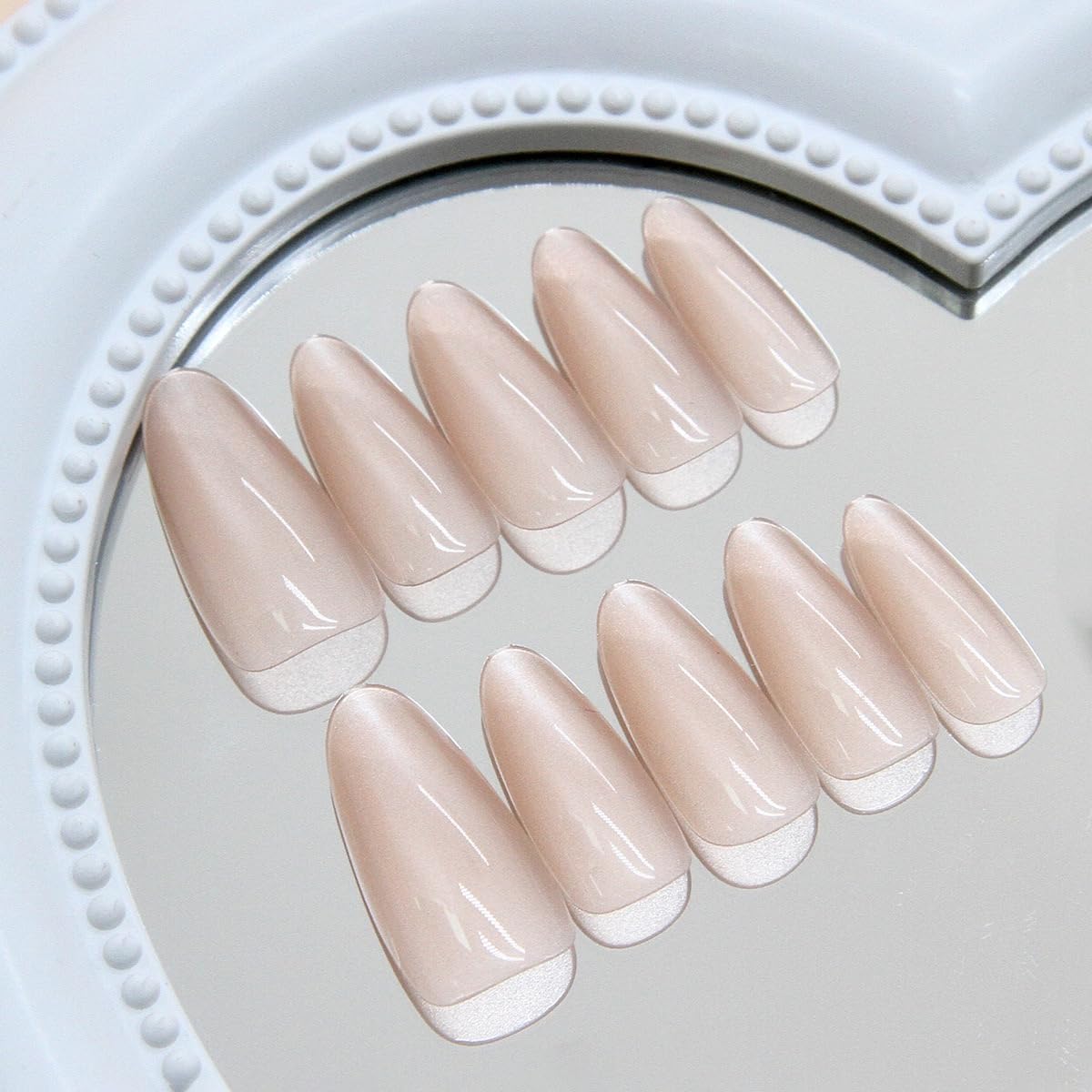 C.Z.Z.T.T.NAILS 30pcs Almond Press On Nails,Semi-Transparent Nude Cat-Eye Style, Medium Long Fake Nails with Jelly Glue for Women,Reusable and Suitable for Holiday Parties or Gifts