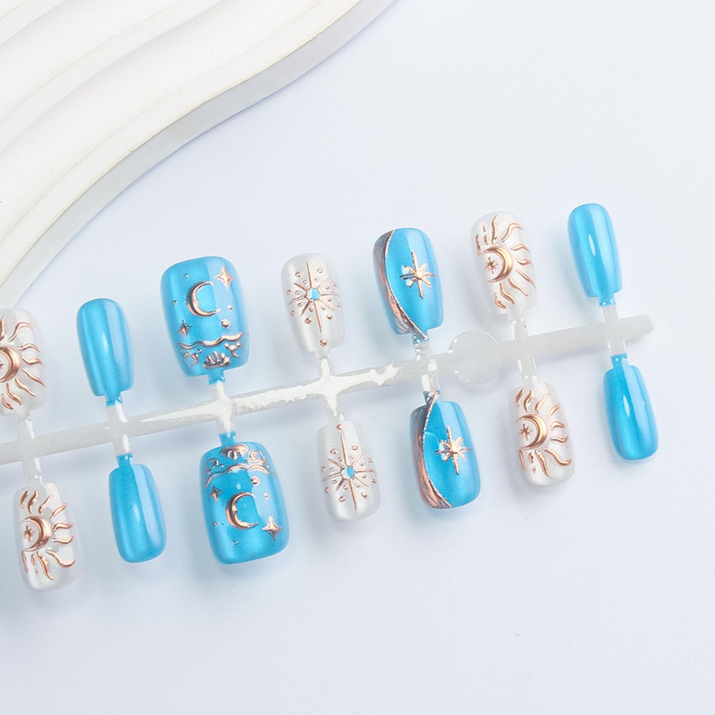 3D Moon Star Press on Nails with Celestial Design Glossy Gold Fake Nail Sparkly Blue Short Square False Nails Starry Sky Glue on Artificial Fingernails Summer Stick on Nail for Women Daily Wear