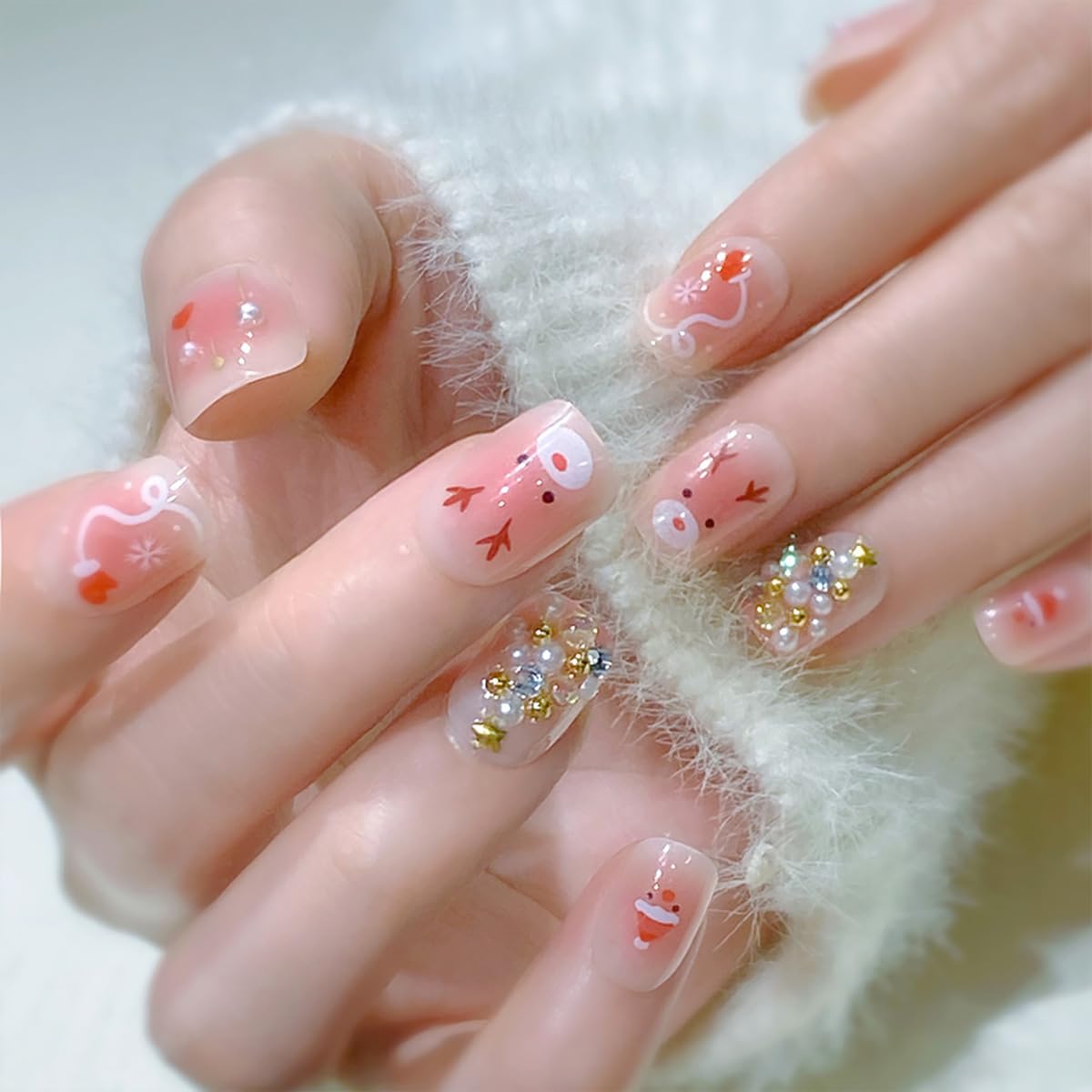 24pcs Christmas Press on Nails Short Square Fake Nails Cute Reindeer False Nails with 3D Pearl Gold Silver Gems Design Winter Pink Glossy Glue on Nails Full Cover Artificial Stick on Nail for Women