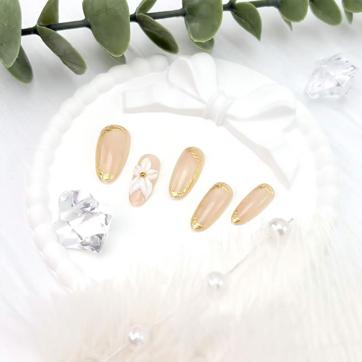 30Pcs Flower Press on Nails Medium Almond Fake Nails with Gilding Line Design 3D White Flower False Nails Gold Rhinestones Artificial Stick on Nails glitter Full Cover Glue on Nail for Women Supplies