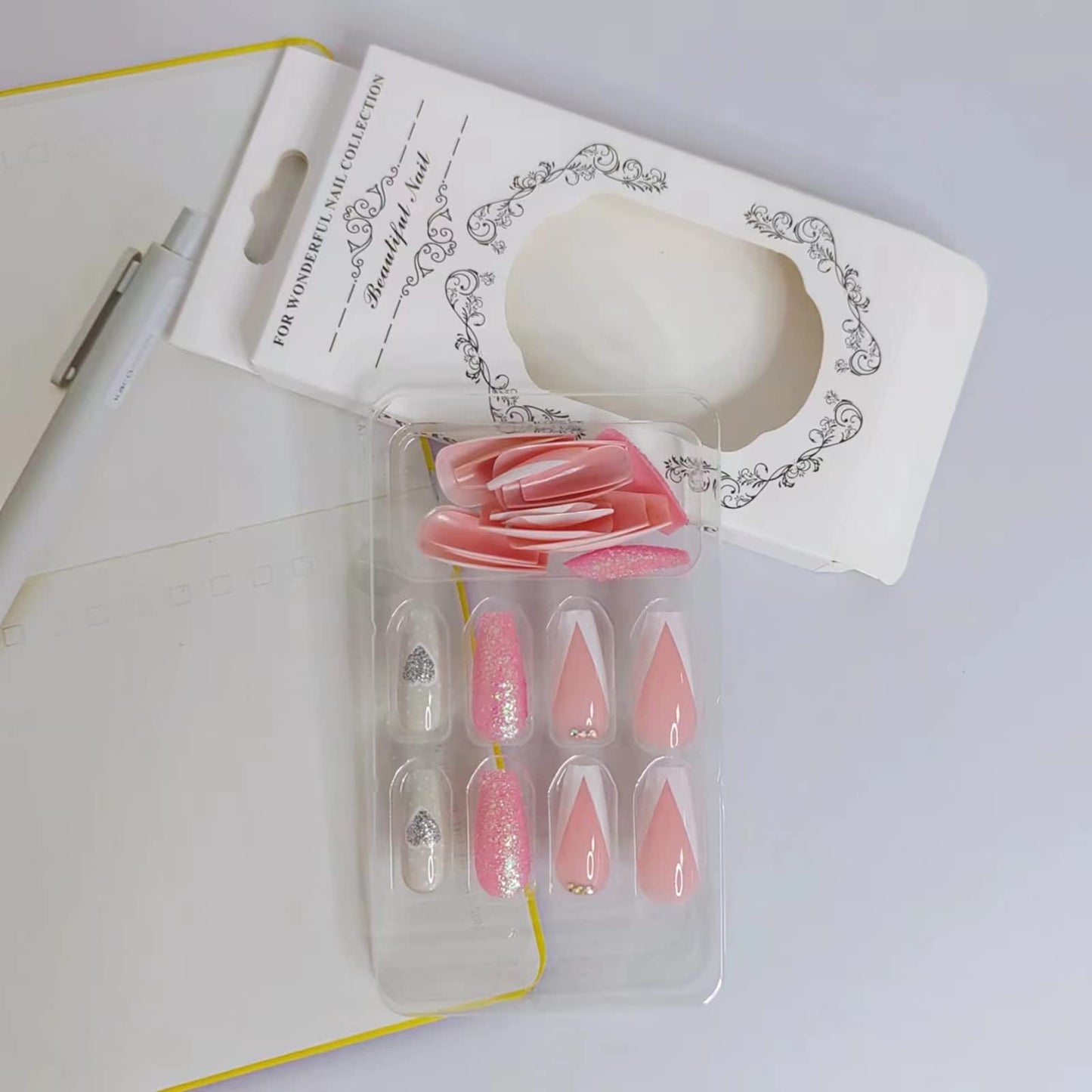 24Pcs Press on Nails Medium French Square Fake Nails Glitter Heart/Love False Nails Glossy Acrylic Glue on Nails Full Cover Stick on Nail for Women Decorations