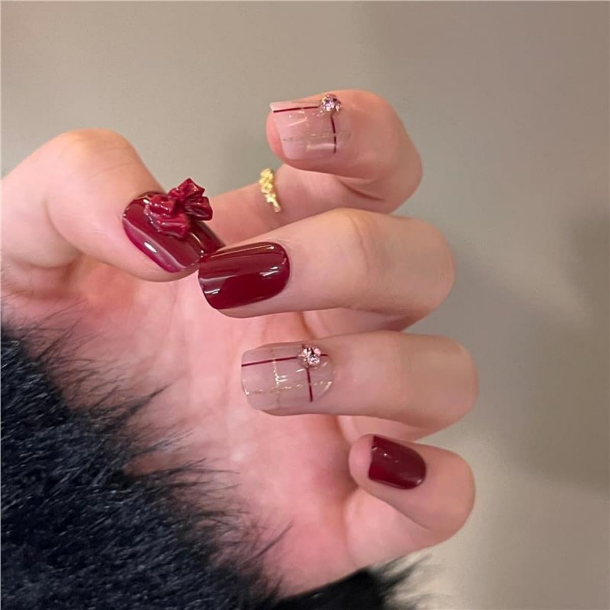 OCTOSWAVE Press on Nails Square Short Fake Nails Red Artificial Nail with Rhinestones and Bow Stick on Nail for Women 24pcs