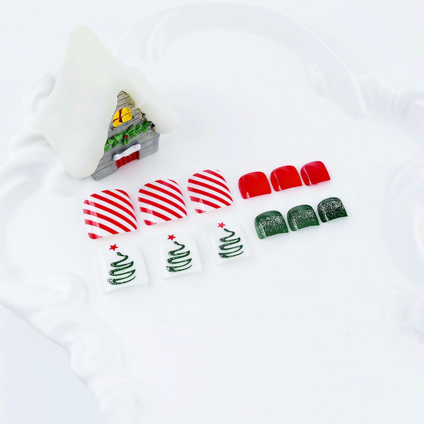 Christmas Glitter Press on Toenails Short Square Fake Toenails Glitter Christmas Tree Toe Nail Tips Snowflakes False Toenails Full Cover Glossy Christmas Toe Manicure Decorations for Women 24Pcs