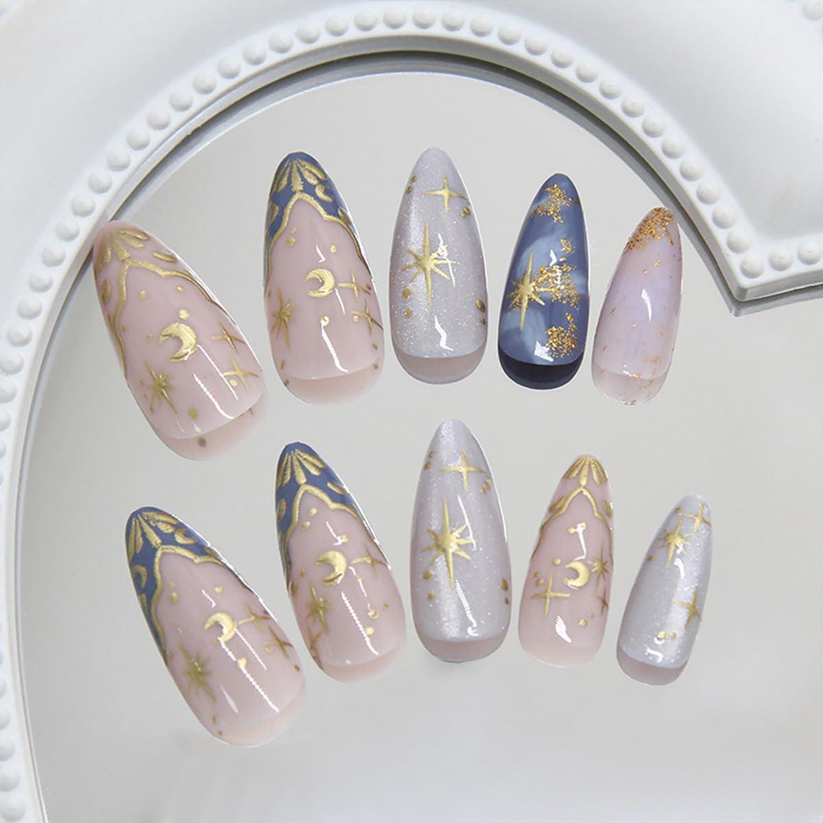 24Pcs Gold Star Press on Nails Medium Almond French Tip Fake Nails with Cloud Gilding Design Nude Pink Full Cover Artificial Glue on Nails Glossy False Nails Cute Stick on Nails for Women DIY Manicure