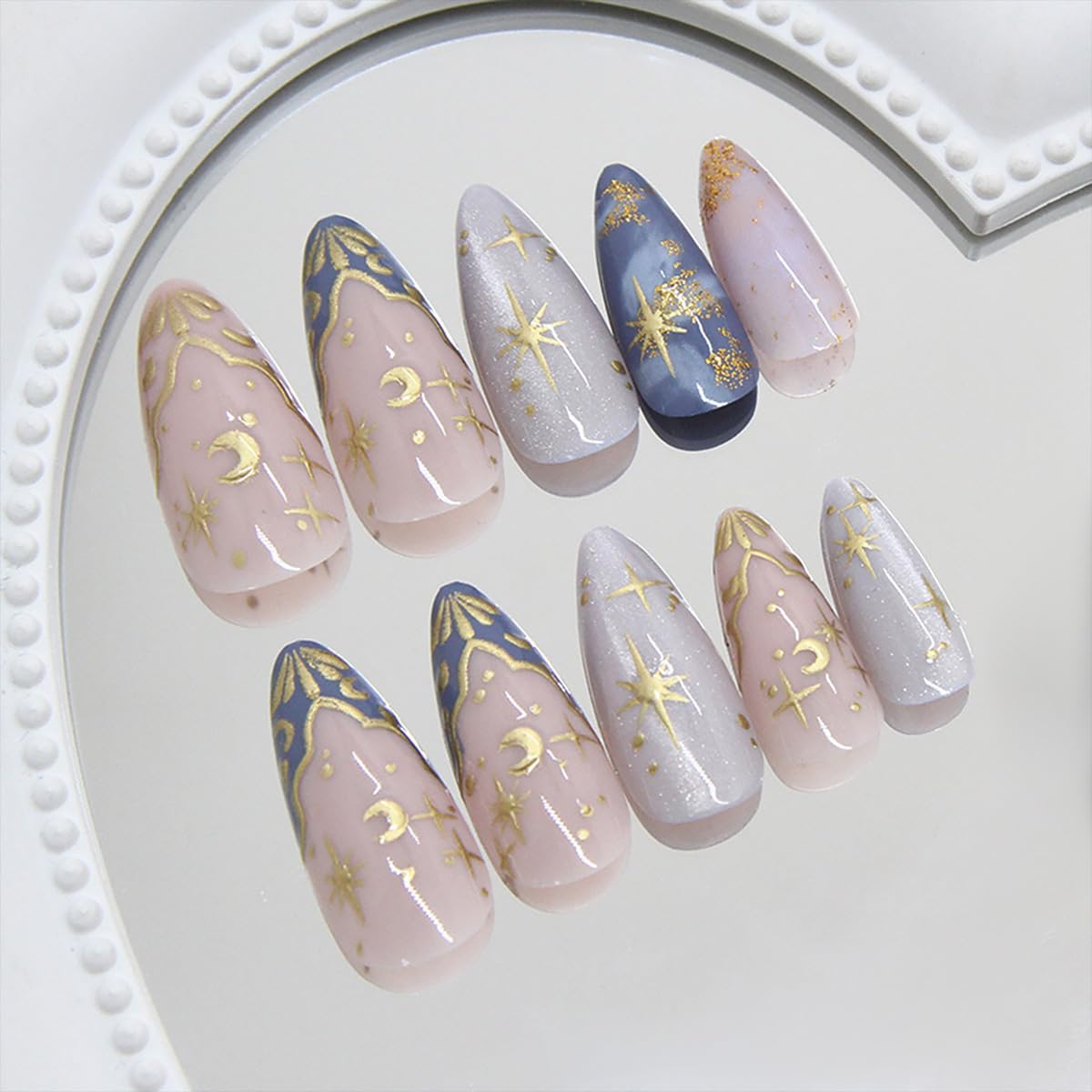 24Pcs Gold Star Press on Nails Medium Almond French Tip Fake Nails with Cloud Gilding Design Nude Pink Full Cover Artificial Glue on Nails Glossy False Nails Cute Stick on Nails for Women DIY Manicure