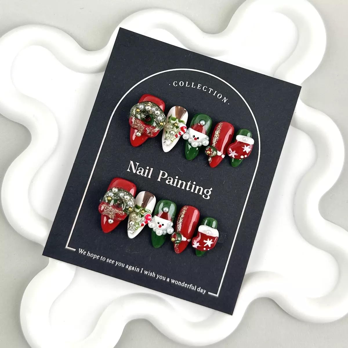 Christmas Press on Nails Handmade Medium Almond Fake Nails with Green Red Wrearh Design Santa Claus Hat Canes Glue on Nails Reusable Winter Handmade Nails for Women Girls Manicure Size M