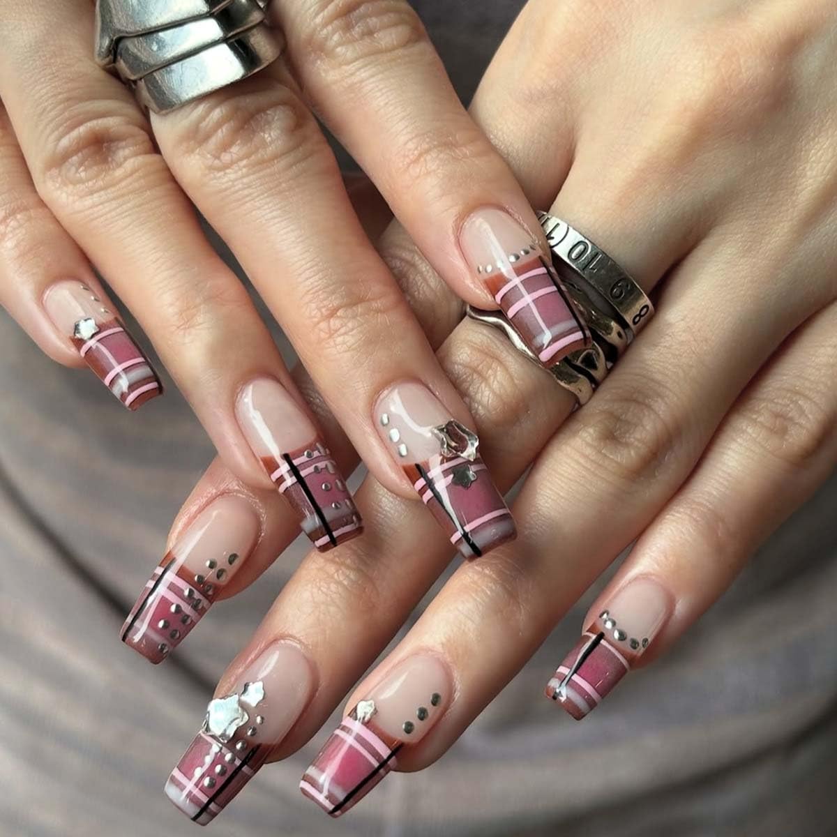 LINMEIZAI 24Pcs French Press on Nails Medium Square Pink Fake Nails Press ons Nail Tips, Stick on Nails Acrylic Nails Kit Star Gems False Nails Scottish Plaid Design Nail Art for Women Cheer Manicure