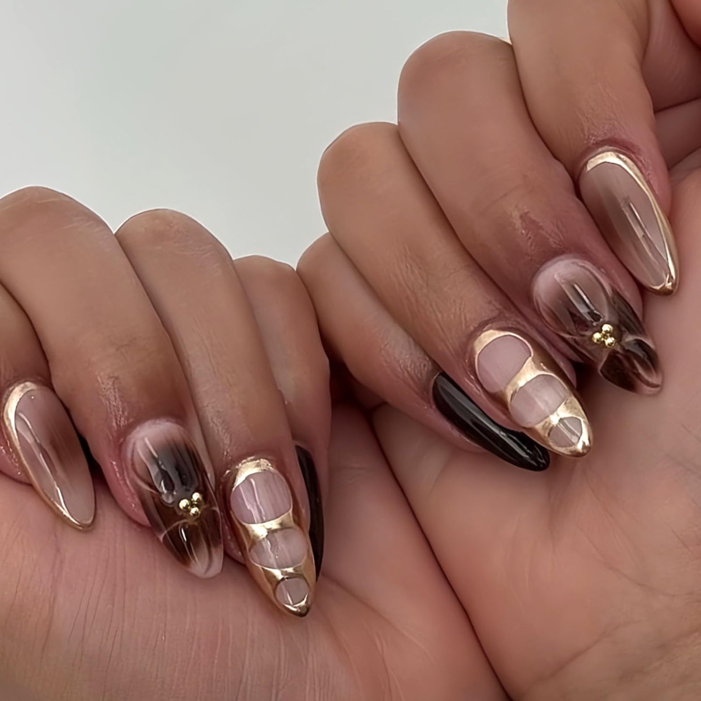 HOSAILY Brown Flower Ombre Press on Nails Medium Almond, Mirror Metallic Gold Floral Gradient Semi-Handmade Full Cover Stick on Nails for Women, 24Pcs Glossy Summer Fall Fake False Nail with Glue