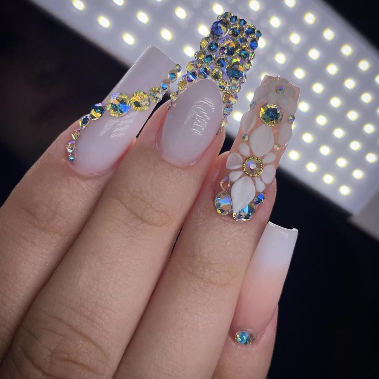 Set 16Pcs 3D Poinettia Flower -Nail Art Charms Handmade by Acrylic Powder Design Nail Art Floral Salon Decor, 3D Flowers Nails Charms with Rhinestone Gems for Women (Set White 16Pcs-Large)