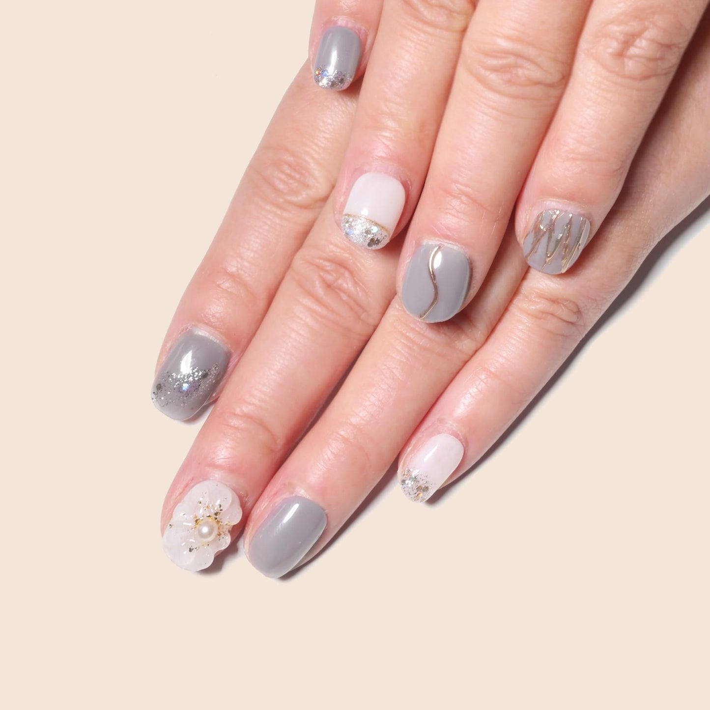Sun&Beam Nails Handmade Press-on Short Square Round Flower Artistic Gold White Hand-drawn Design Fashionable False Nail Tips 10 Pcs Set (#166 S)