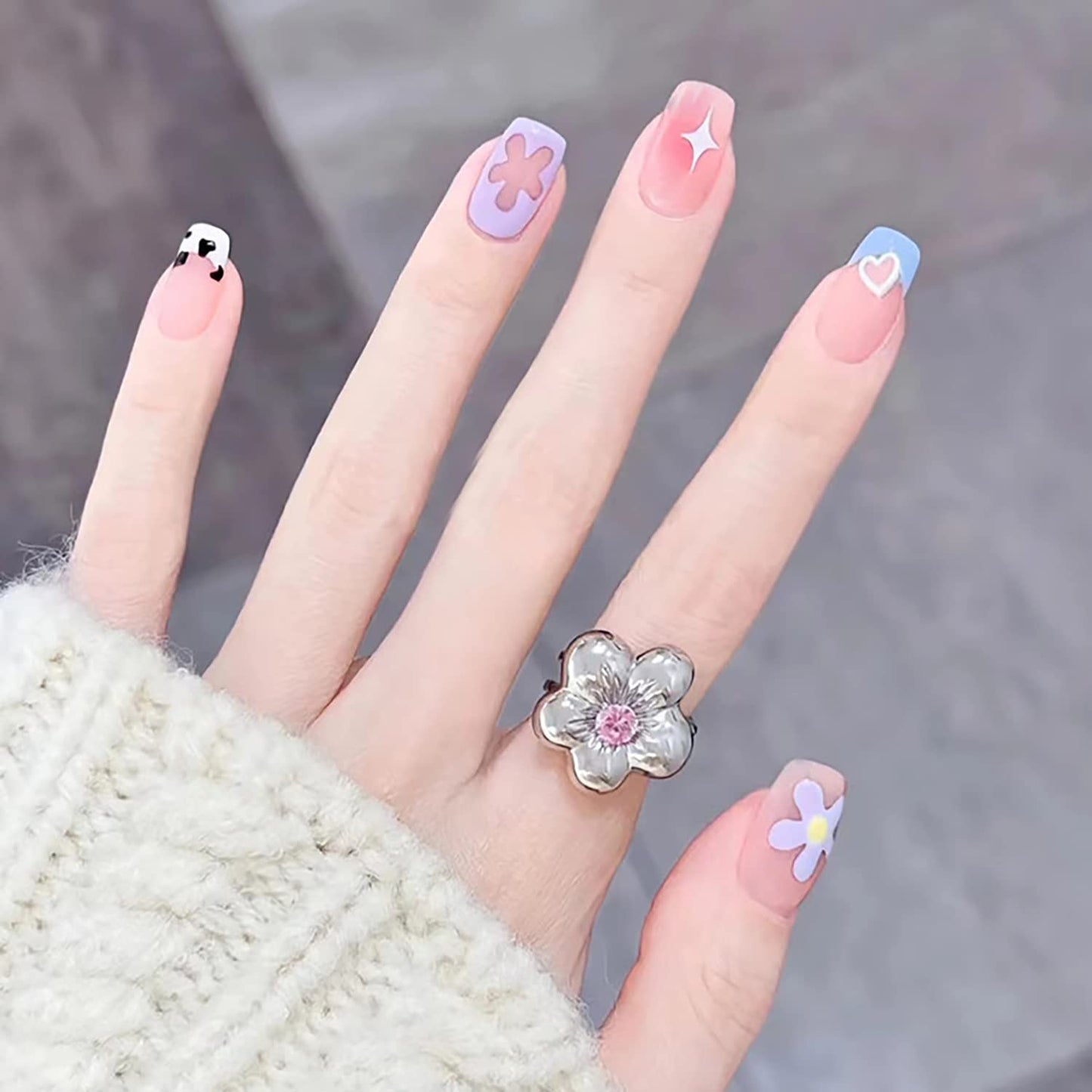 Press on Nails Short Coffin Shape Full Cover Reusable False Nails Kits Glue on Nails with Flower Designs Artificial Glossy Fingernails Acrylic Fake Nails for Women Stick on Nails Square