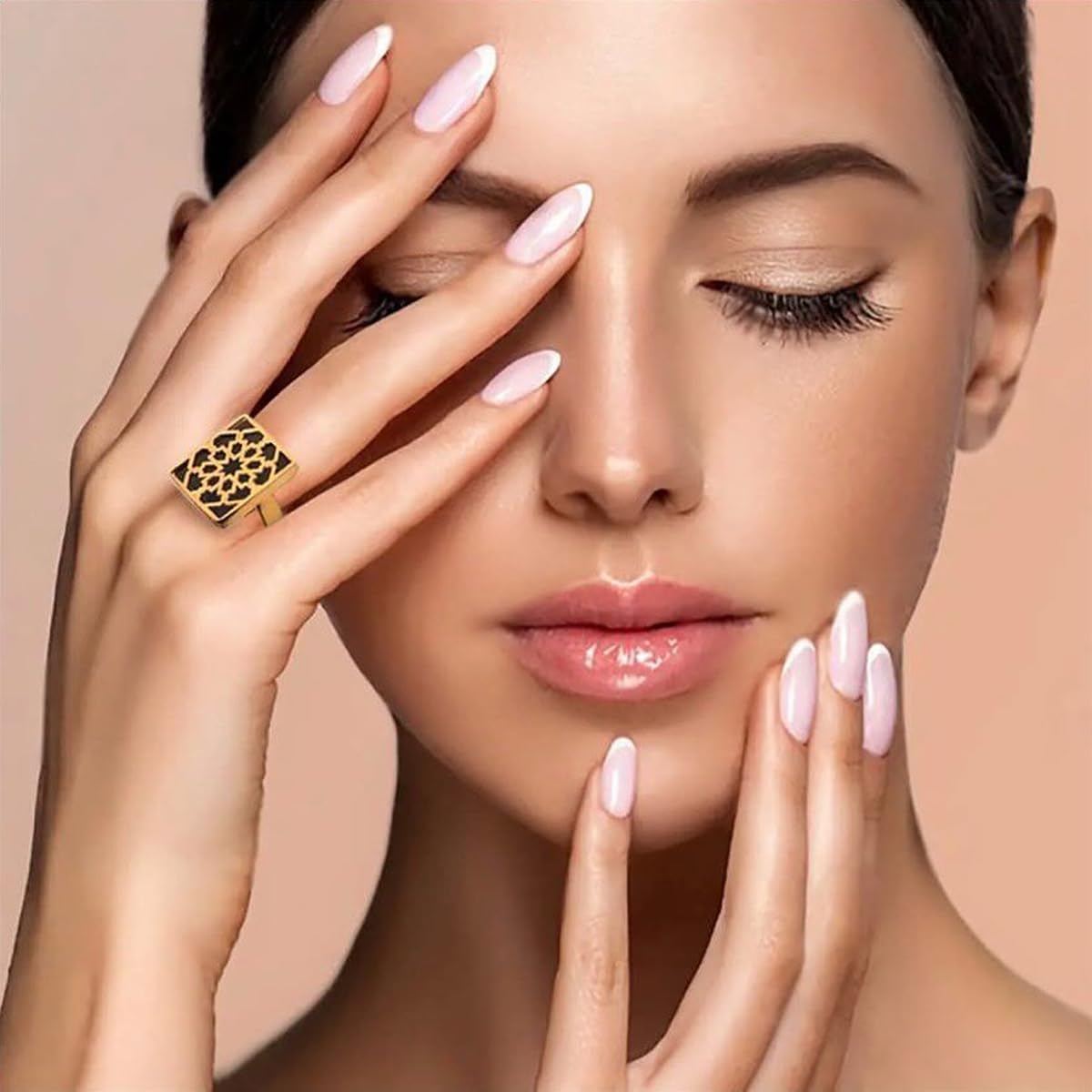 QUNQINLI French Tip Press on Nails Short Oval Fake Nails Press ons Nail Tips Kit with Fish Starfish Striped Design Summer Blue Pink False Nails Full Cover Nude Glossy Glue on Nails for Women 24 Pcs