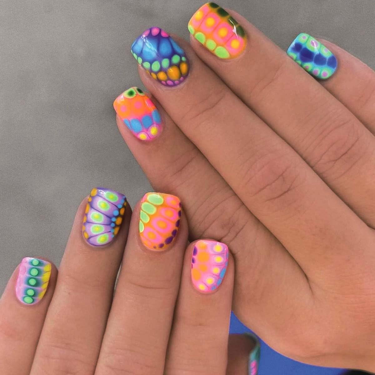 Bright Summer Press on Nails Short Square,Blooming gel Rainbow Fake Nails Colorful False Nails Press ons with Design,Reusable Artificial Nails Full Cover Stick on Nails for Women Manicure 24 Pcs