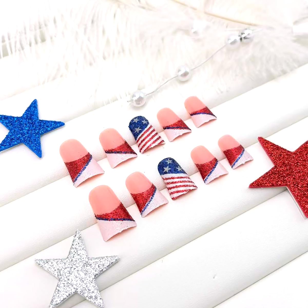 24Pcs 4th of July Press on Nails Duck Short French Tip Fake Nails with Red Blue Glittter Design Independence Day American Flag False Nails Full Cover Artificial Stick on Nails Glue on Nail for Women