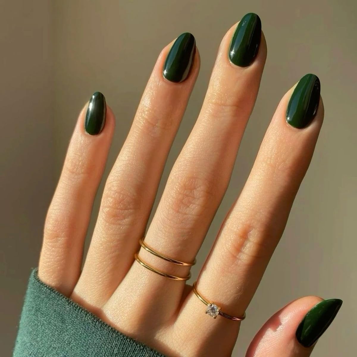 KQueenest Upgrade Thick Acrylic Press on Nails Short Oval, Dark Green Nails Press on Medium Round, Forest Green Fake Nails for Women Winter Wear, Natural Fit Glue on Nails Short Almond in 24 Pcs