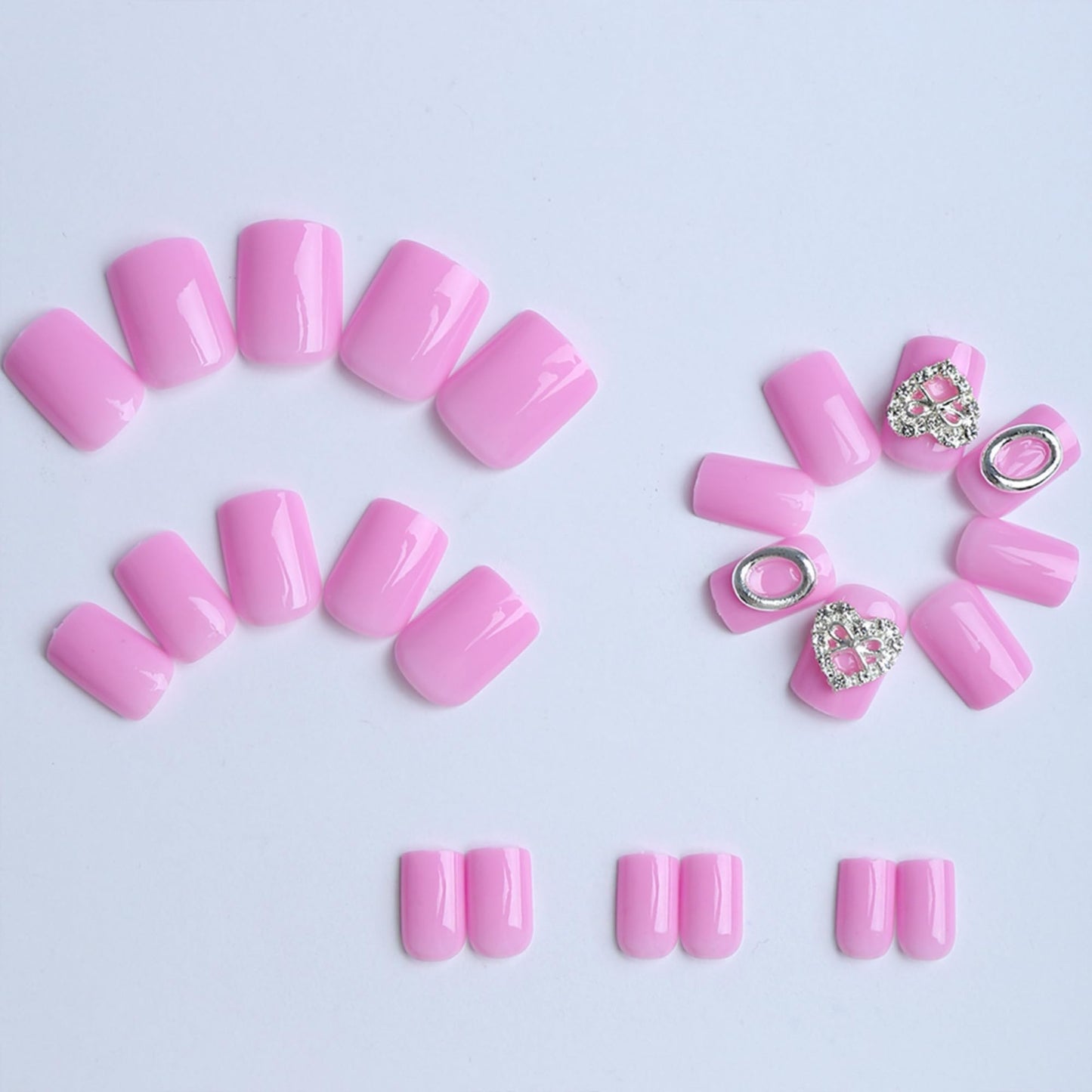 octoswave Press on Nails Square Short Fake Nails Pink Artificial Nail Sparkly Heart Charm Stick on Nail for Women 24pcs