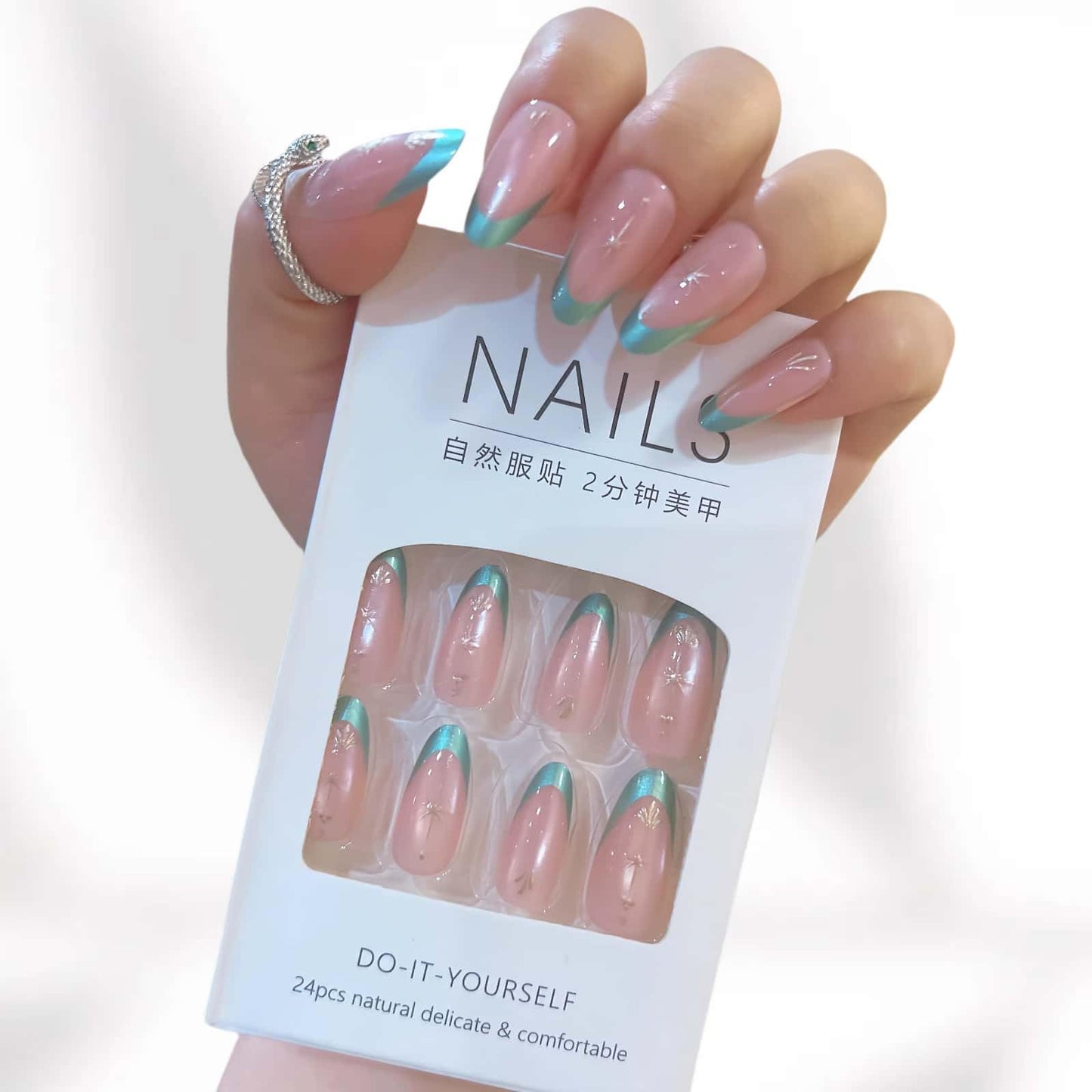 Green French Tip Press on Nails Short Almond Fake Nails Cat Eye with Gold Stars Designs Nude Glossy Artificial Glue on Nails Full Cover Acrylic Stick on Nails for Women 30 Pcs