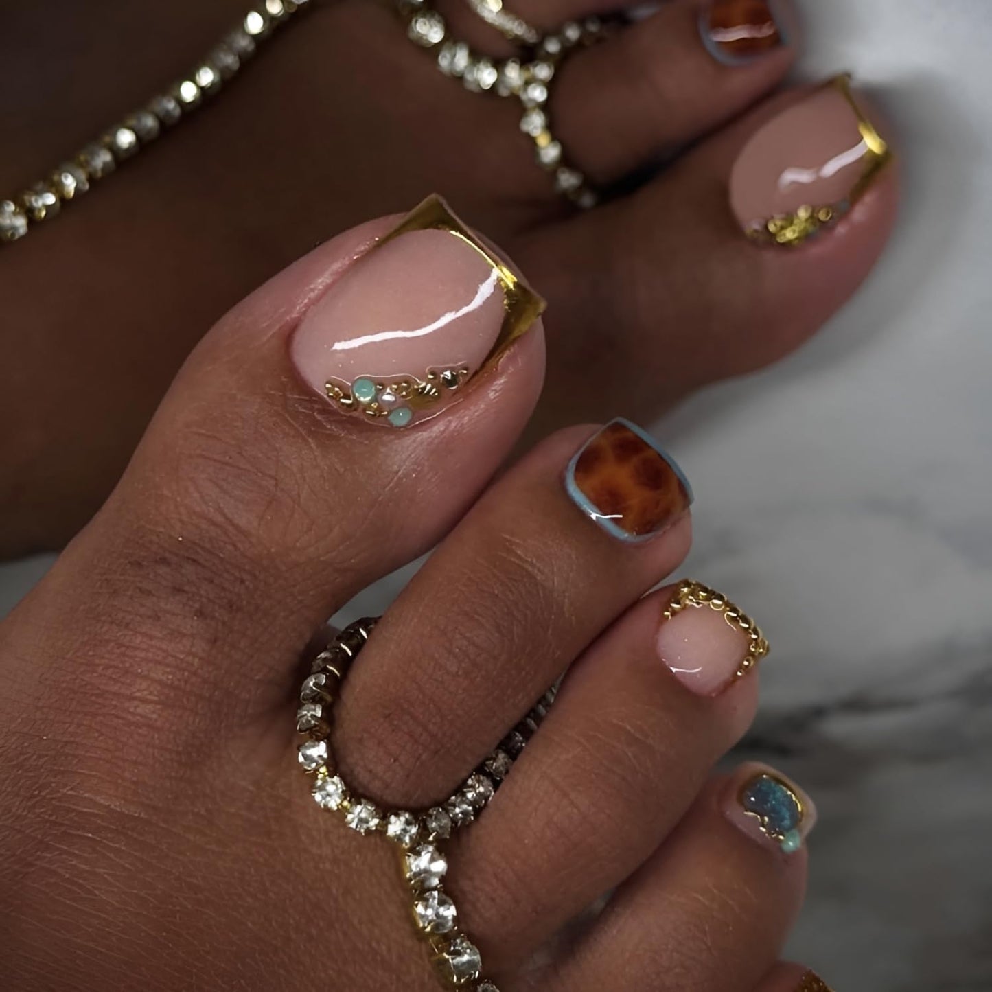 French Tip Press on Toenails Short Square Fake Toe Nails Leopard Print Toenail Press ons Rhinestones Glue on Toe Nail Glossy Glue on Toe Nail Acrylic Stick on Toenail for Women Set 24Pcs