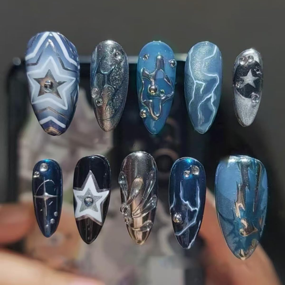 Mkwntg 24Pcs Rippling Starry Sky Press on Nails 3D lines Deep Sea Fake Nails Blue Full Cover Acrylic False Nails Silver Chrome Ombre Glossy Glue on Nails Gothic Y2K Stick on Nails for Women Manicure
