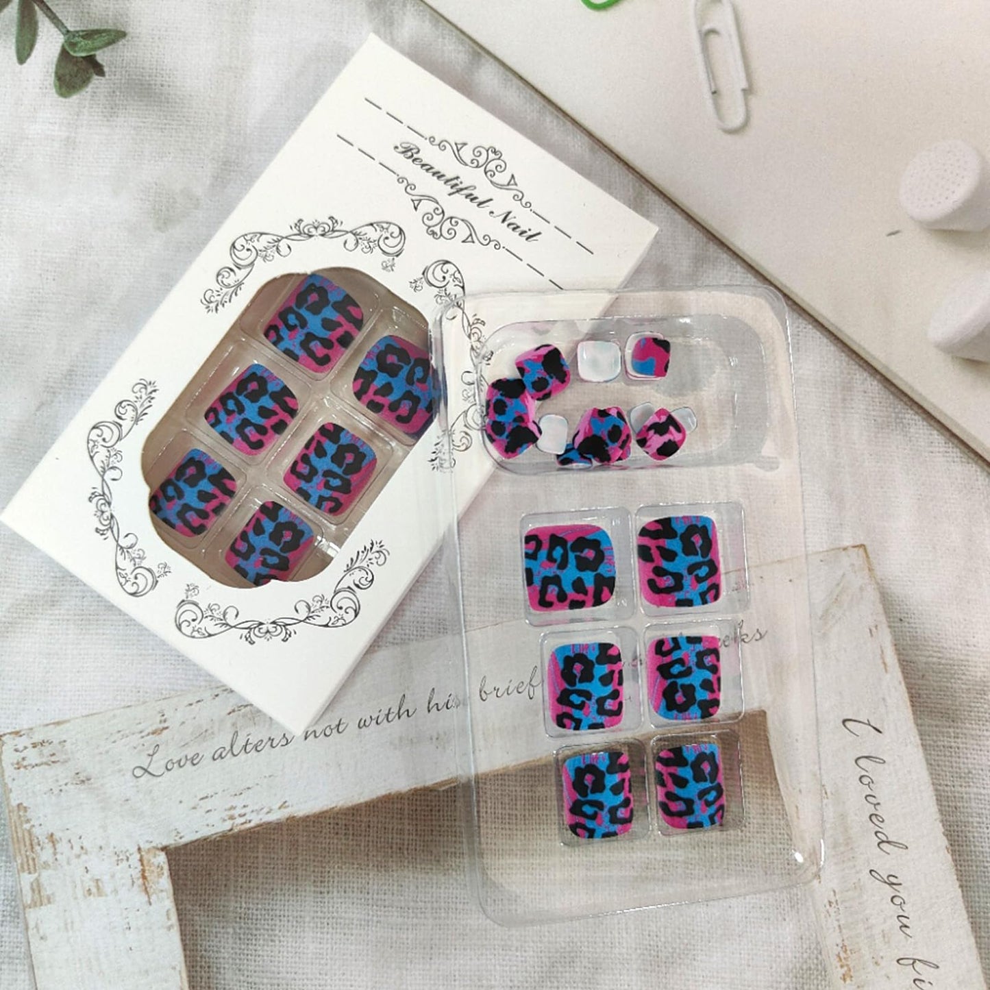 Leopard Print Press on Toenails for Women, 24Pcs Short Fake Toe Nails Rose Red Blue Acrylic Toe Nail Press ons Black Leopard Print False Toenails Reusable Glue on Nails Summer Fashion Nail Art
