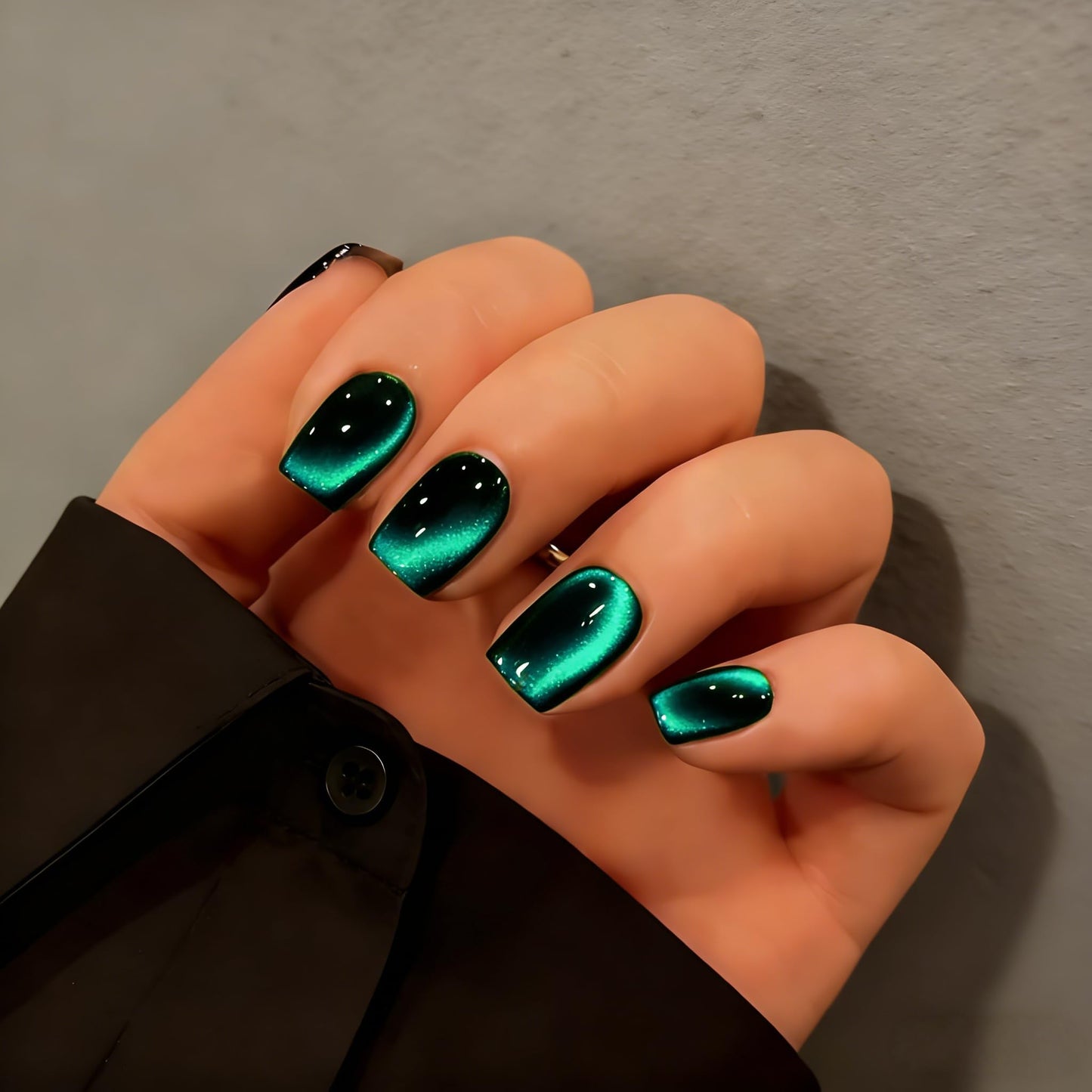 KQueenest Cat Eye Press On Nails Short - Dark Emerald Green Press On Nails Square, 30 Pcs 15 Sizes Glitter Black Fake Nails Press ons, Thick Quality, Reusable Small Glue on Nail for Women Goth Party