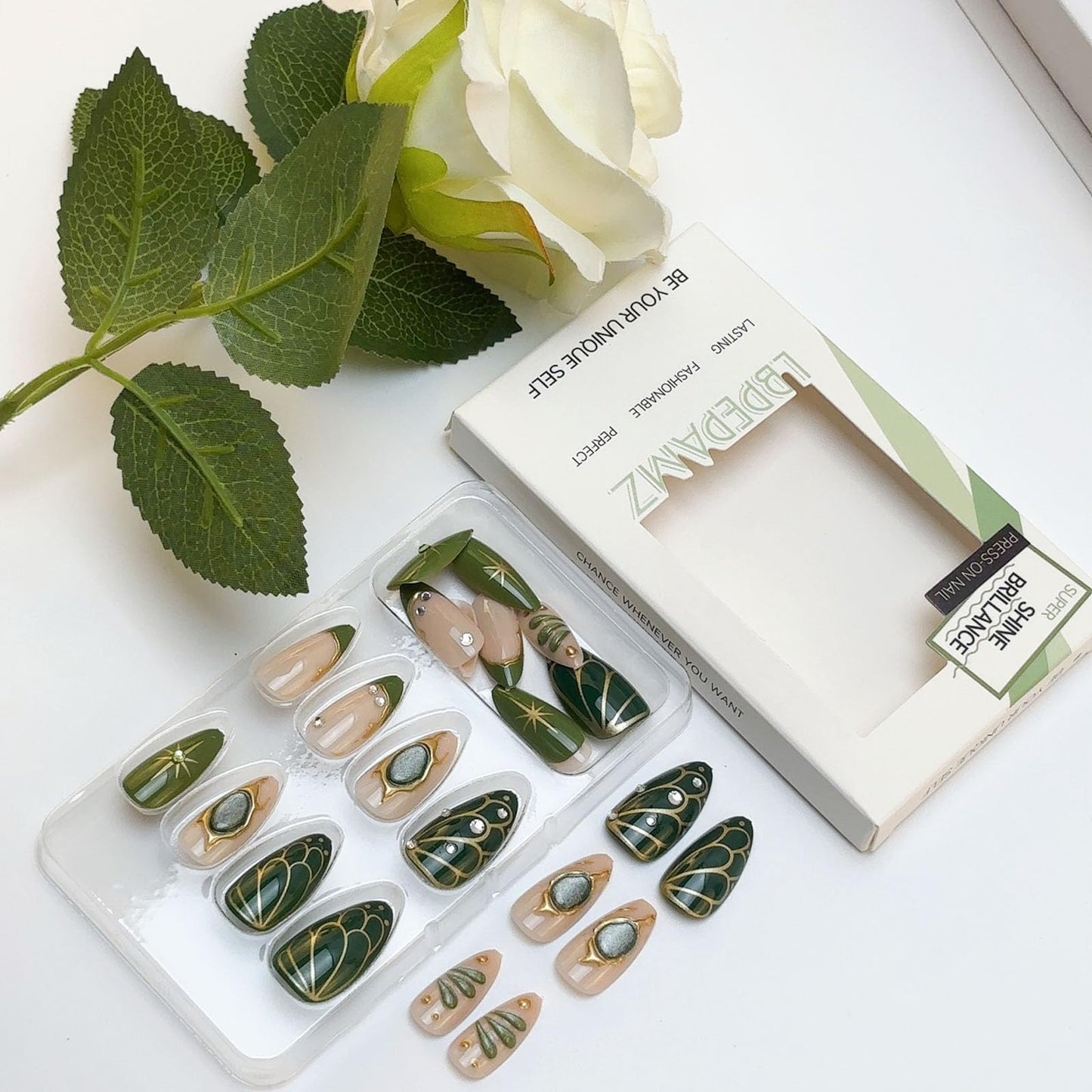 LBPEPAMZ 24Pcs Green Press on Nails Medium Almond Fake Nails with 3D Rhinestones Design Gold Butterfly Star Full Cover False Nails Gilded French Tips Full Cover Glossy Glue on Nails for Women Decor