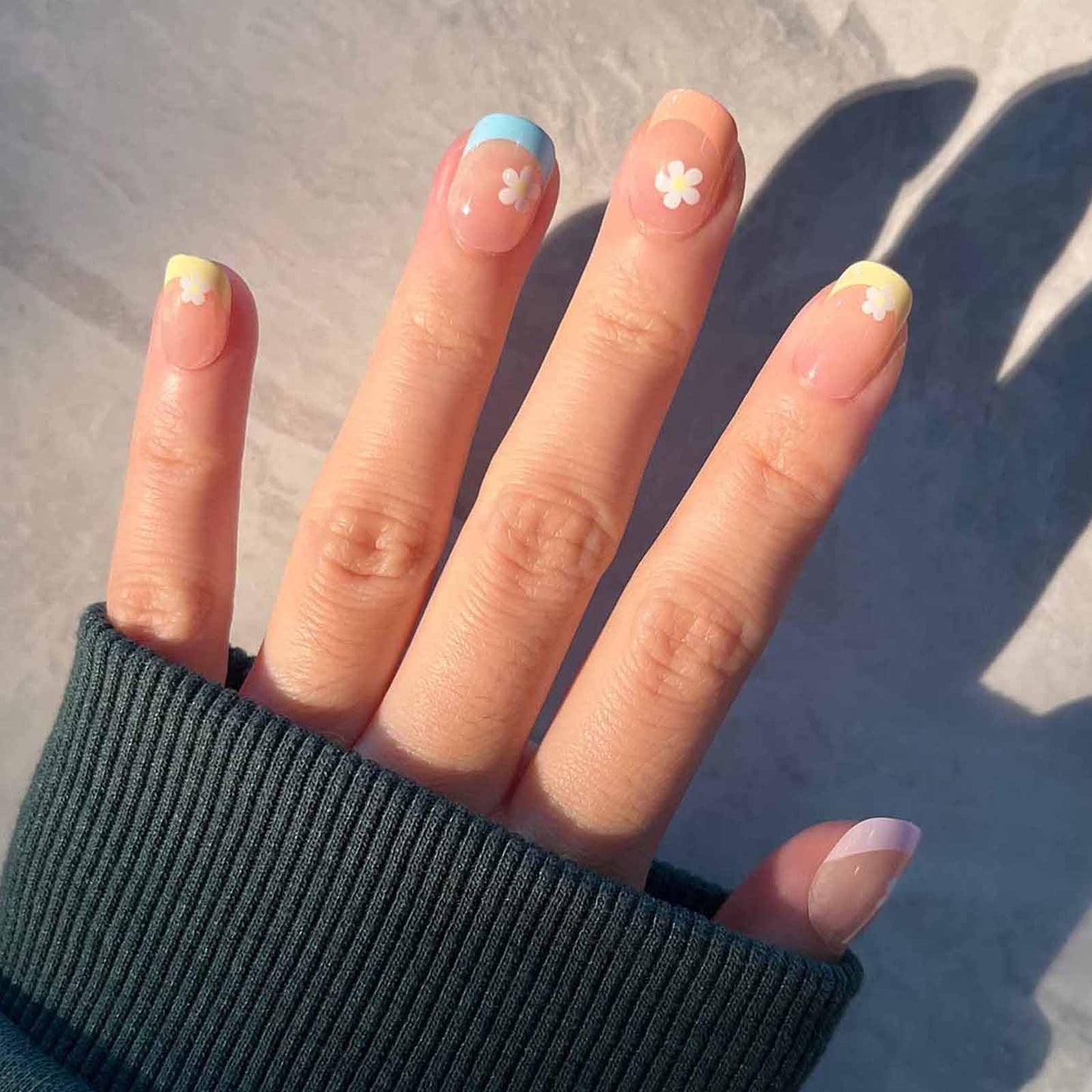 Hkanlre Square French Press on Nails Short Cute Fake Nails Acrylic Flower False Nails for Women and Girls 24PCS