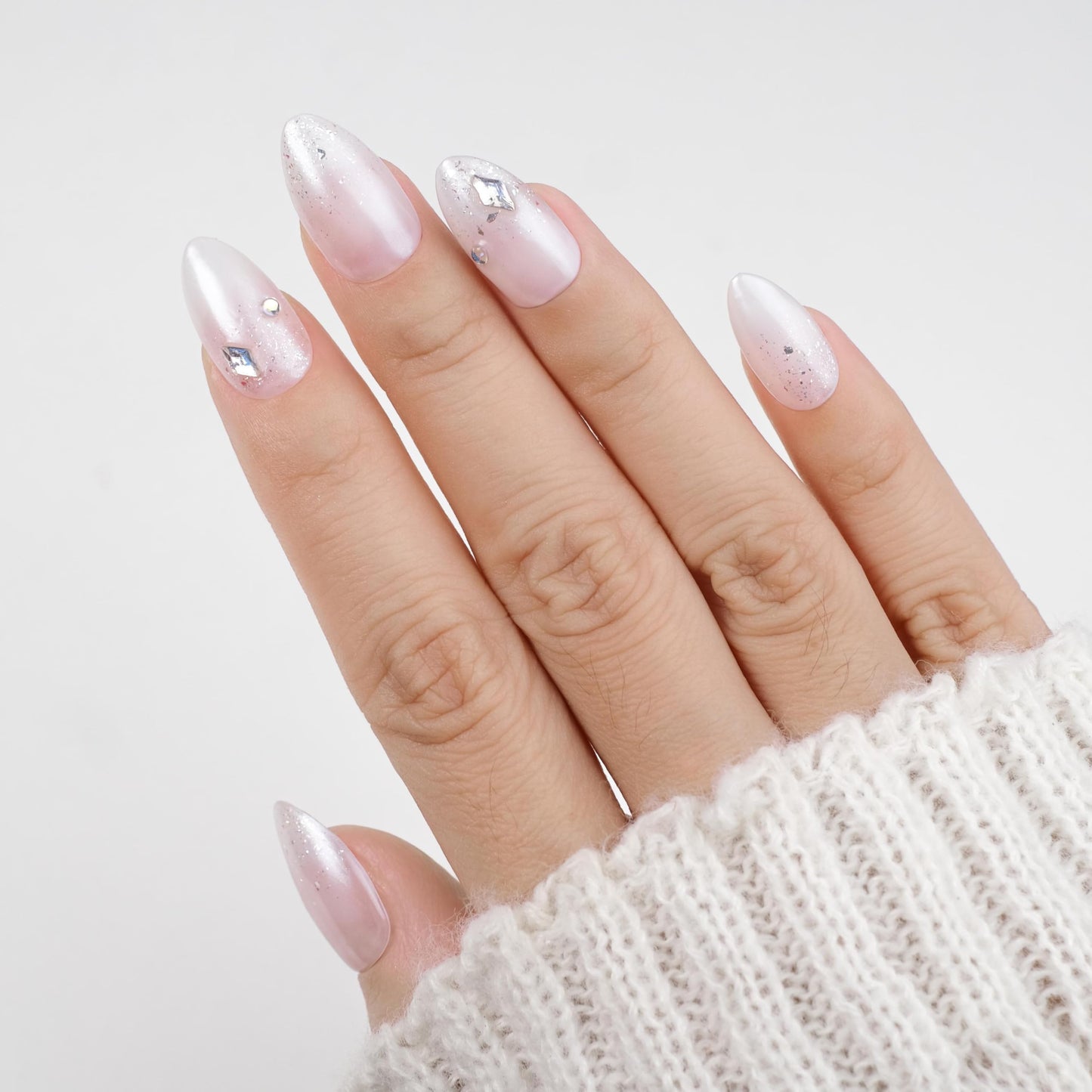NAILIQUE Press On Nails Short Almond (Short Almond - Opalite Glaze)