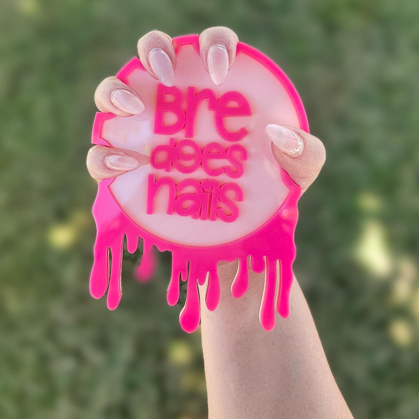 Jasilon Custom Nail Photo Props, Acrylic Nail Picture Props Personalized Logo Nail Tech Decor Plate Nailfie Disk with Social Media Salon Nail Display Stand Nail Polish Display Gifts for Nail Artist