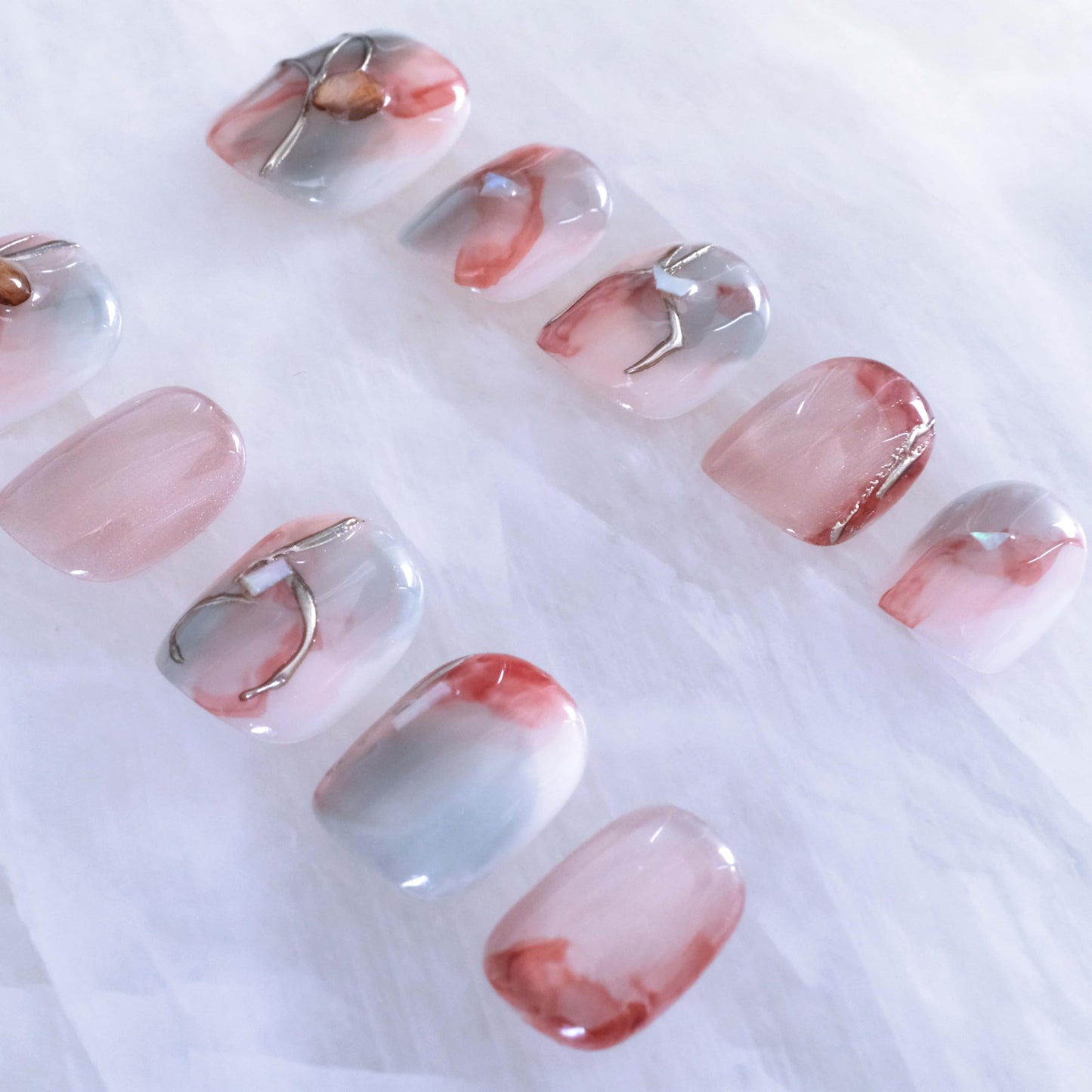 Venice Inspired Press on Nails, Pink Cat Eye with Mirror Powder Chrome Effect, Short Square Shape, 10 Piece (Small Size, SS)