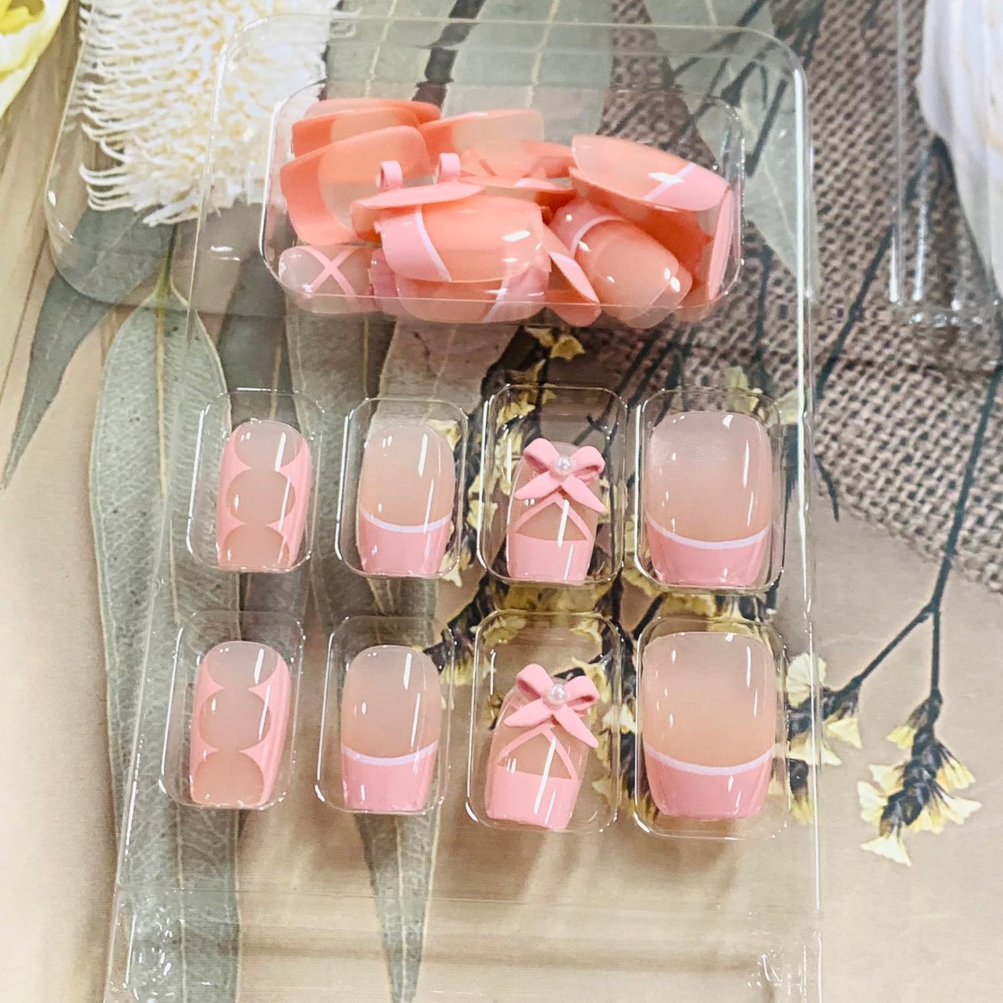 FIEONCIY Press on Nails Short Square Shaped Glossy Full Cover Square French False Nails with Designs Artificial Short Square Fake Nails with Charms Glue Stick ons Fingernails for Women Girls(D771)