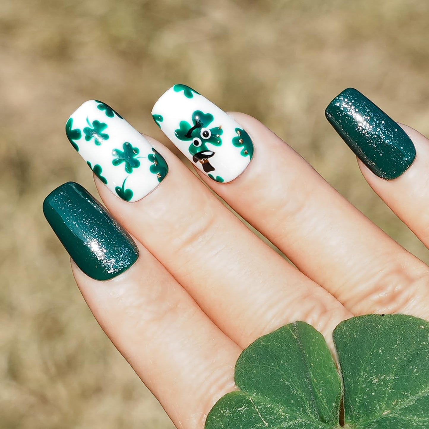 Tesytto Medium Coffin Press On Nails, Green Glitter & White Fake Nails with 3D Green Hat & Clover Print, Handmade Acrylic Nails Glossy Full Cover False Nails (Size M)
