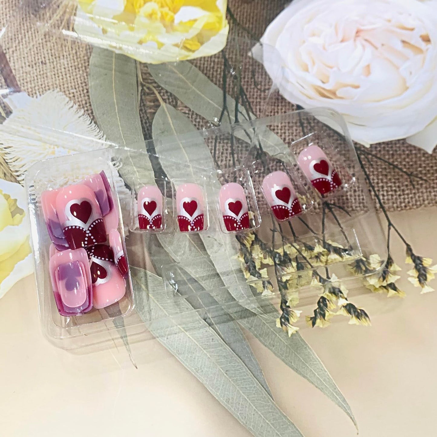 FIEONCIY Press on Nails Short Square Glossy Full Cover Acrylic Short Square False Nails with Heart Designs Artificial Square Fake Nails Glue ons Fingernails for Women Girls(YS499)