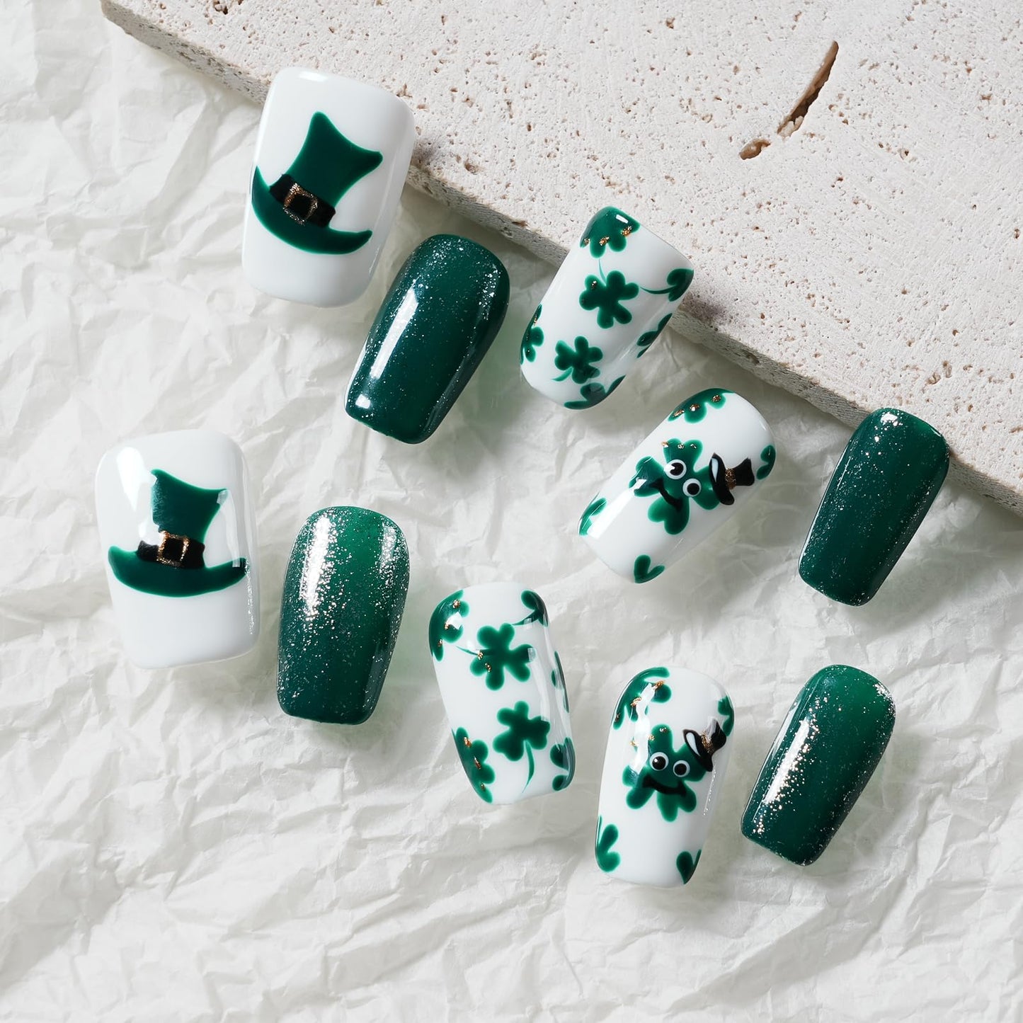 Tesytto Medium Coffin Press On Nails, Green Glitter & White Fake Nails with 3D Green Hat & Clover Print, Handmade Acrylic Nails Glossy Full Cover False Nails (Size S)