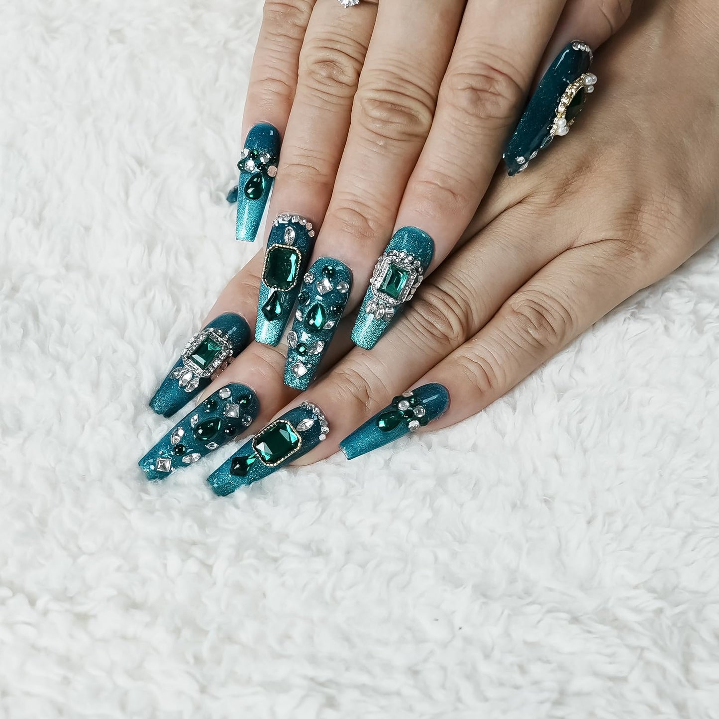 Tesytto Handmade Press on Nails Long Coffin - Emerald Green Luxury 3D Crystal Rhinestones Design, Salon Quality Reusable Fake Nails, Elegant False Nails for Women(Emerald Green Sparkle,S)