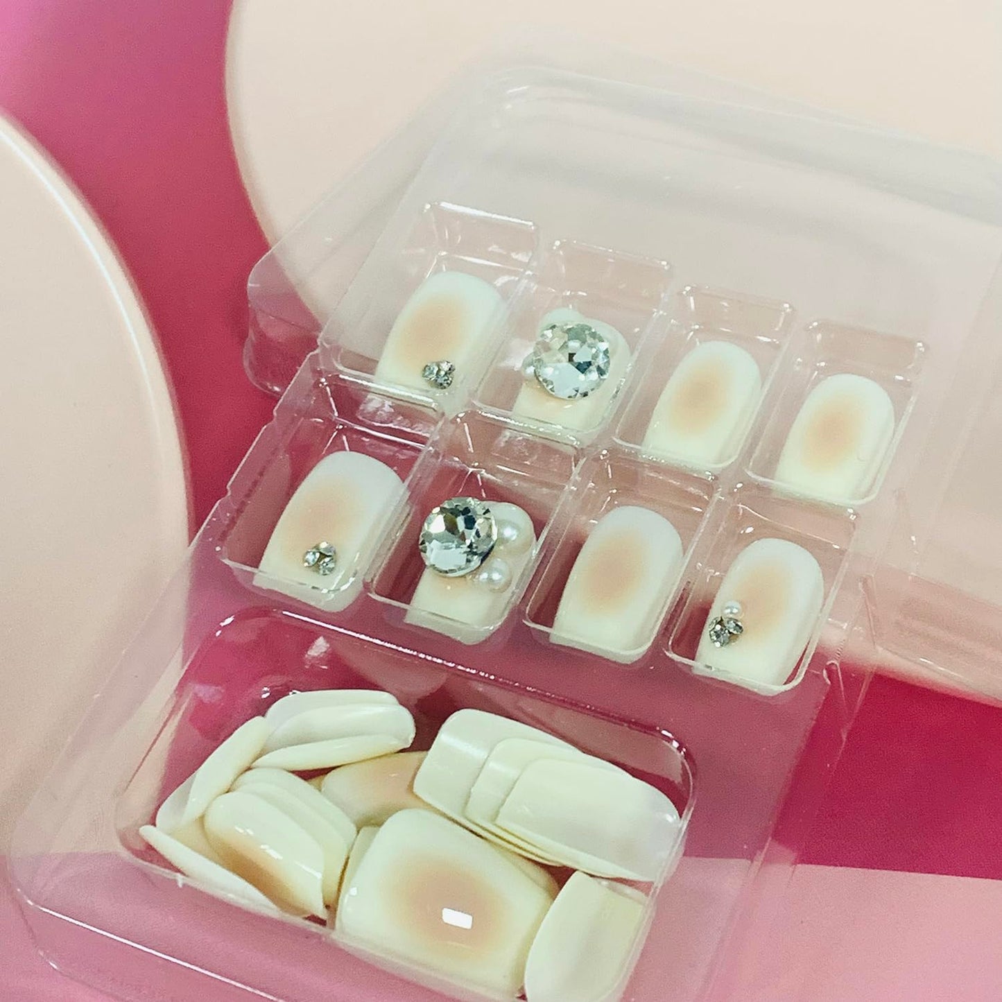 Vezocim Press on Nails Short Square-24Pcs Glossy Full Cover Acrylic White False Nails with Rhinestone Designs Artificial Extra Short Square Fake Nails with Glue Stick on Fingernails for Women Girls