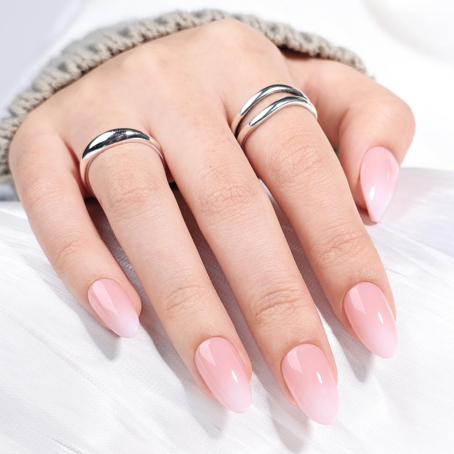 Leefrei Press On Nails - Short Almond Nude Pink Fade Press on Nails Glossy Nails Press Ons for Women DIY Fake Nails Kit with Glue, Reusable Glue on Nails Short in 16 Sizes - 32pcs, Peach Veil