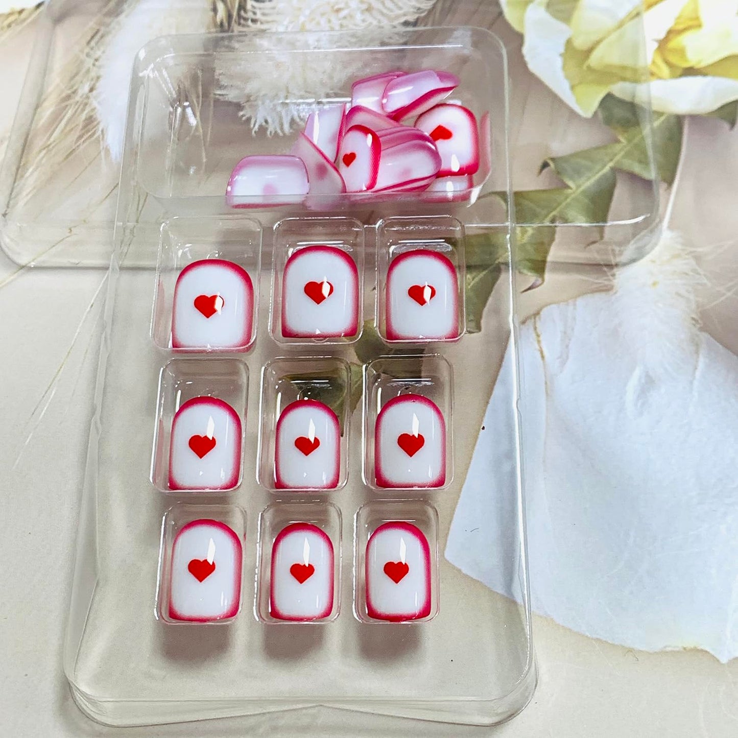 FIEONCIY Press on Nails Short Square Shaped Glossy Full Cover Acrylic Extra Short Square False Nails with Love Heart Designs Artificial Fake Nails Glue Stick ons Fingernails for Women Girls(JP3139)