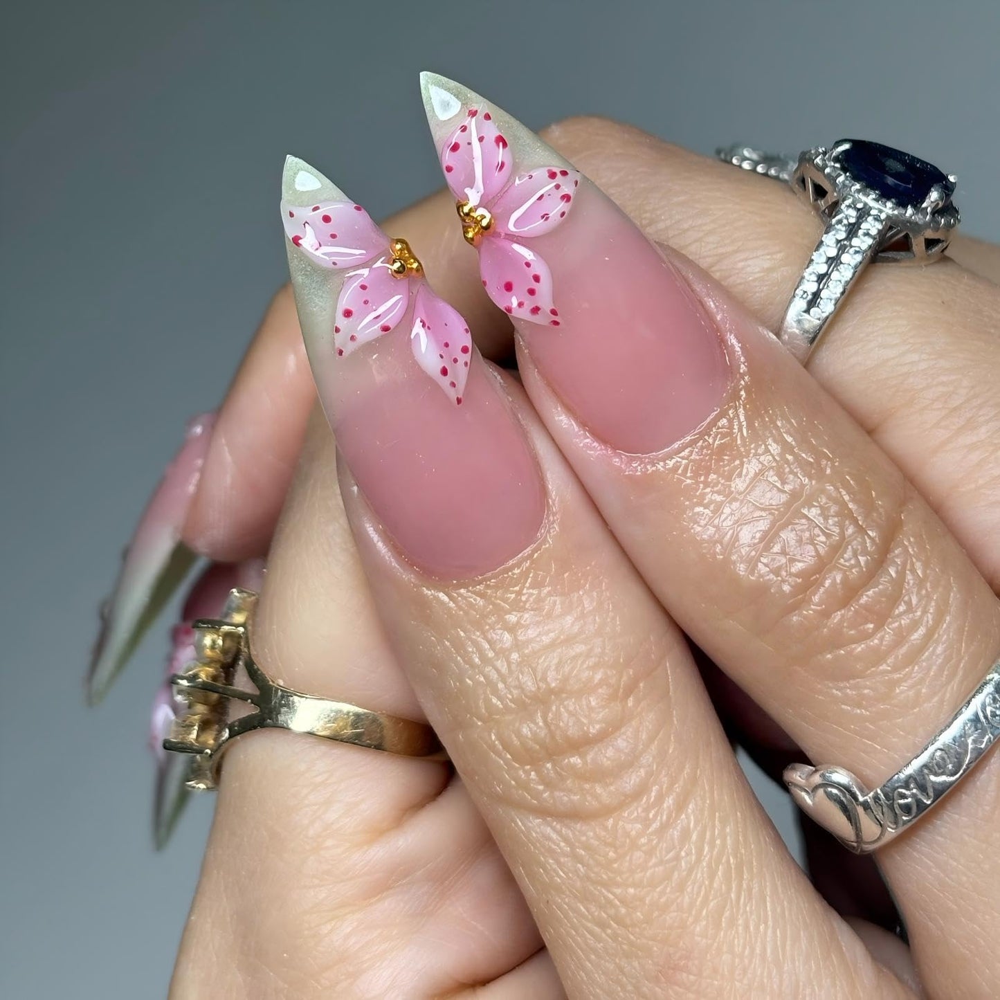 Handmade Press on Nails Long Almond Tip Fake Nails Summer 3D Flowers Design Nails Press Ons with Glossy Cat Eyes Reusable False Nails Luxury Full Cover Stick on Nail for Women Manicure 10Pcs (Size M)