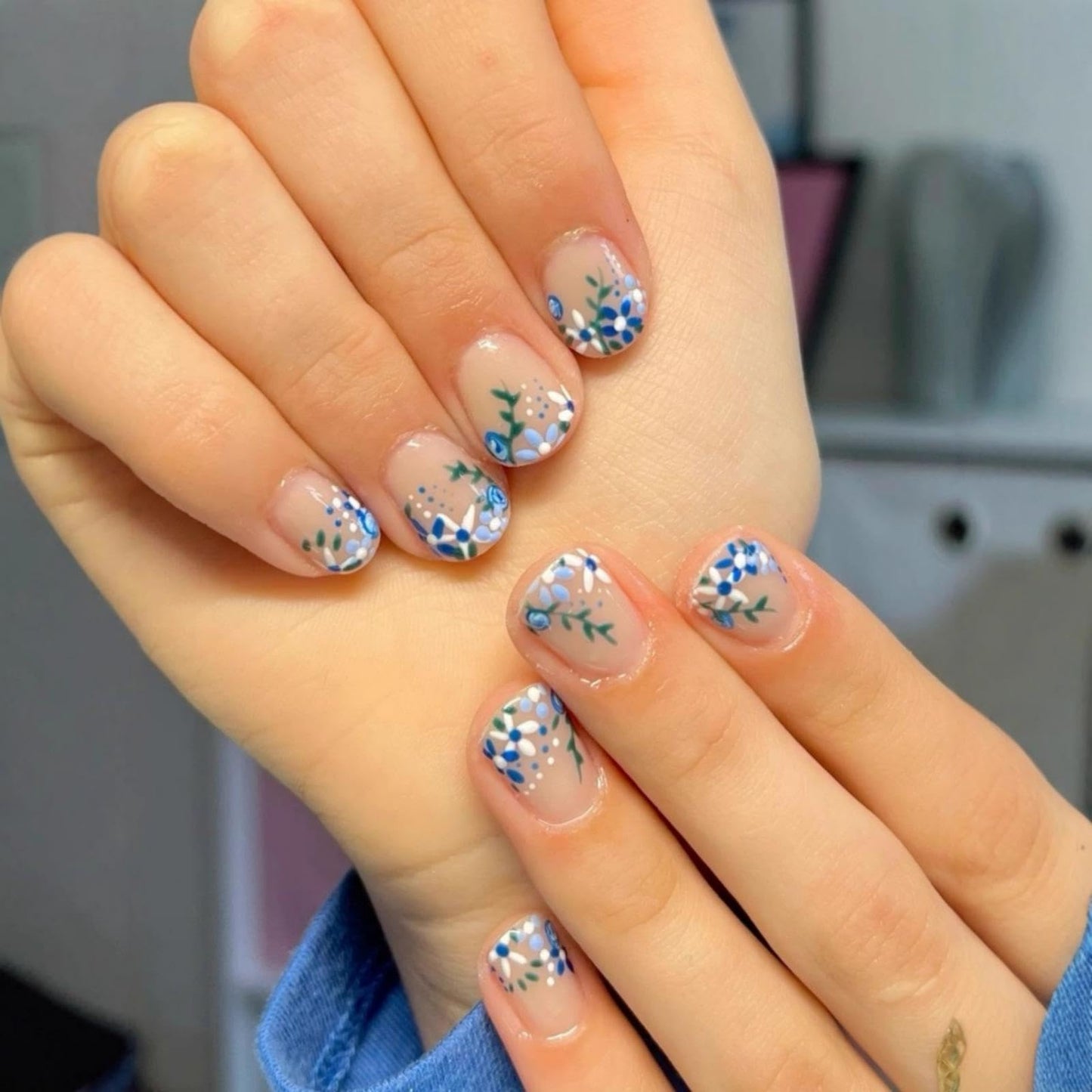 Flower Press on Nails Short Square Fake Nails with Blue Floral Design Glossy Light Blue Glue on Nails Polka Dots Nails Press ons Reusable Full Cover Spring Summer Acrylic Nail for Women Manicure 24Pcs