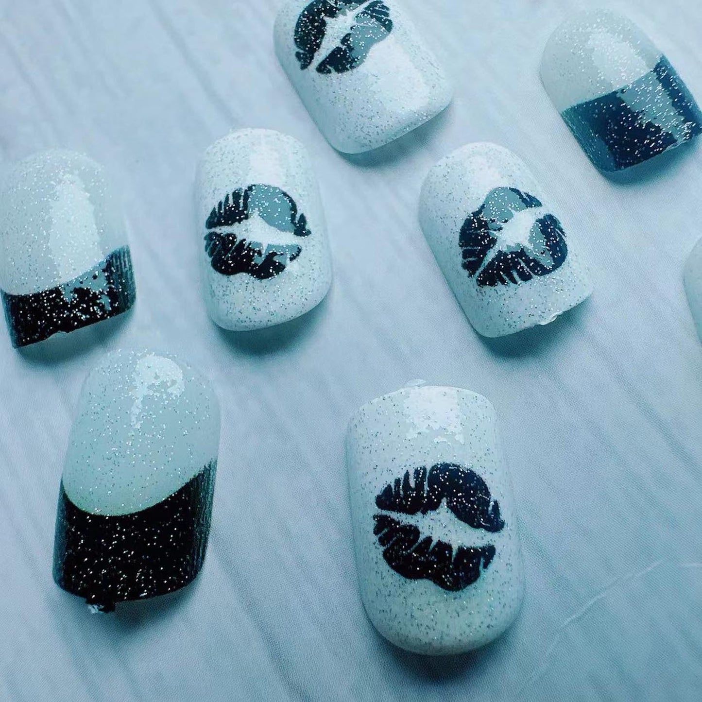 French Tip Press on Nails Short Square - French Black Lip Print Fine Glitter Designs Sparkling Short Fake Nails Acrylic Stick on Nails Artificial False Nails Valentine's Day for Women French Nails